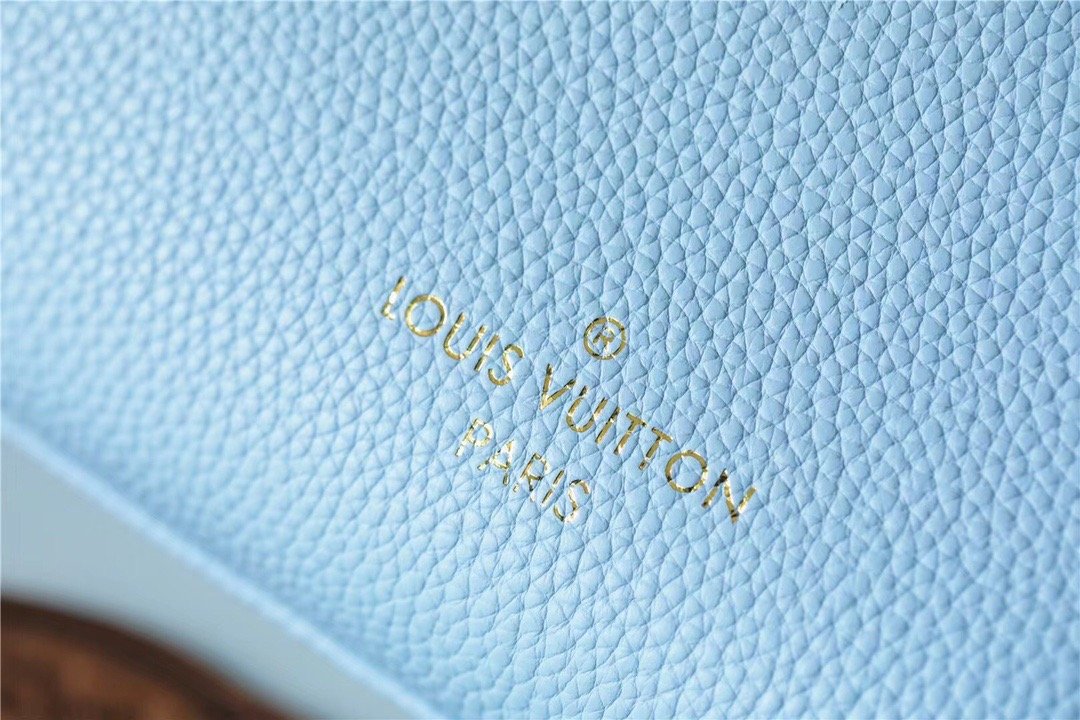 Louis Vuitton On My Side PM Mahina Bleu Nuage Blue For Women,  Shoulder And Crossbody Bags 25cm/9.8in Louis Vuitton M59432