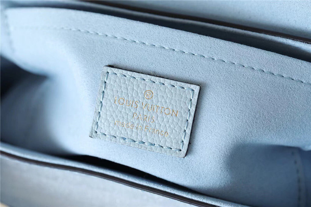 Louis Vuitton Lockme Tender Light Blue For Women, WomenÃƒÂ¢Ã¢â€šÂ¬Ã¢â€žÂ¢s Handbags, Shoulder And Crossbody Bags 7.5in/19cm Louis Vuitton
