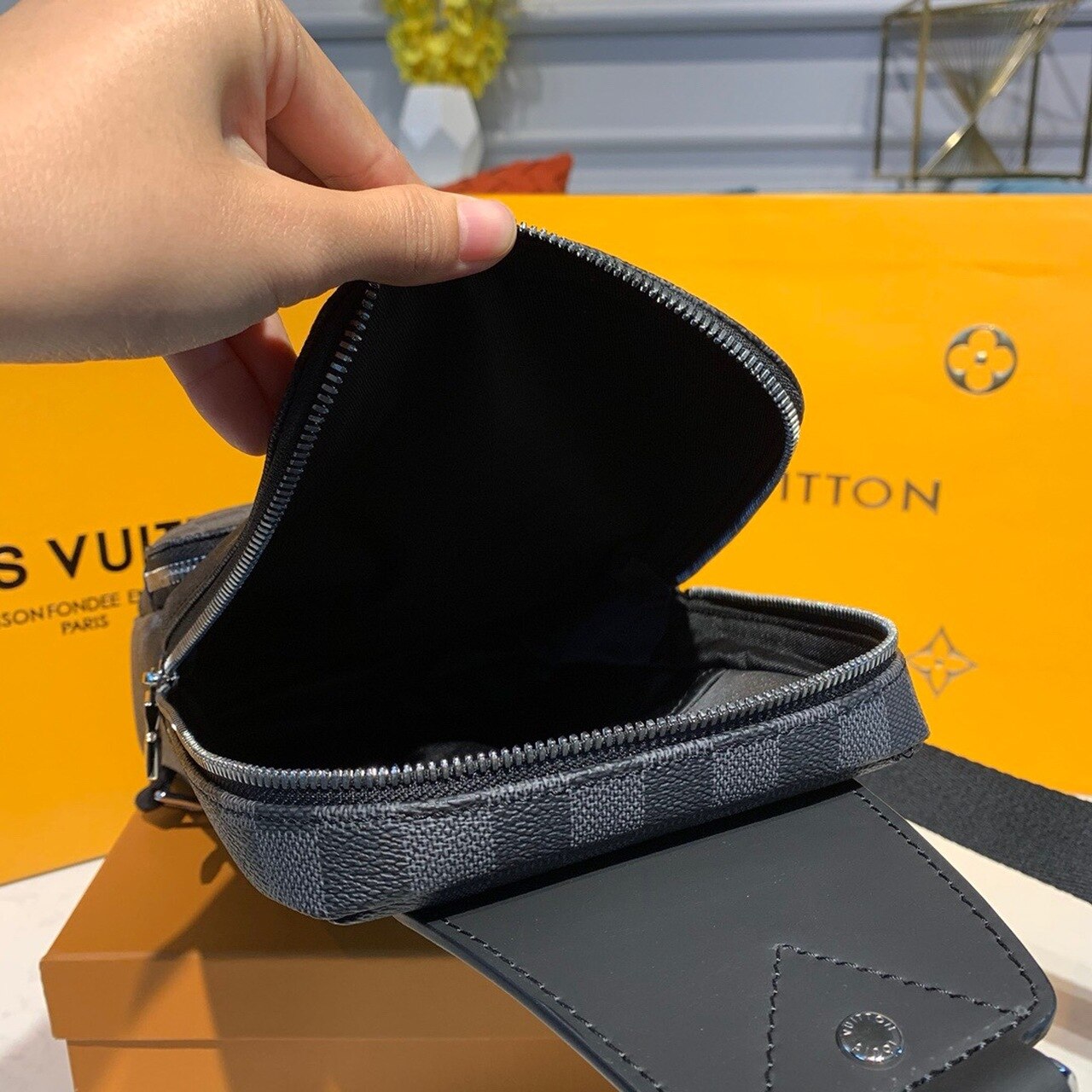 Louis Vuitton Avenue Sling Bag Damier Graphite Canvas For Men, Bags, Shoulder And Crossbody Bags 12.2in/31cm Louis Vuitton N41719