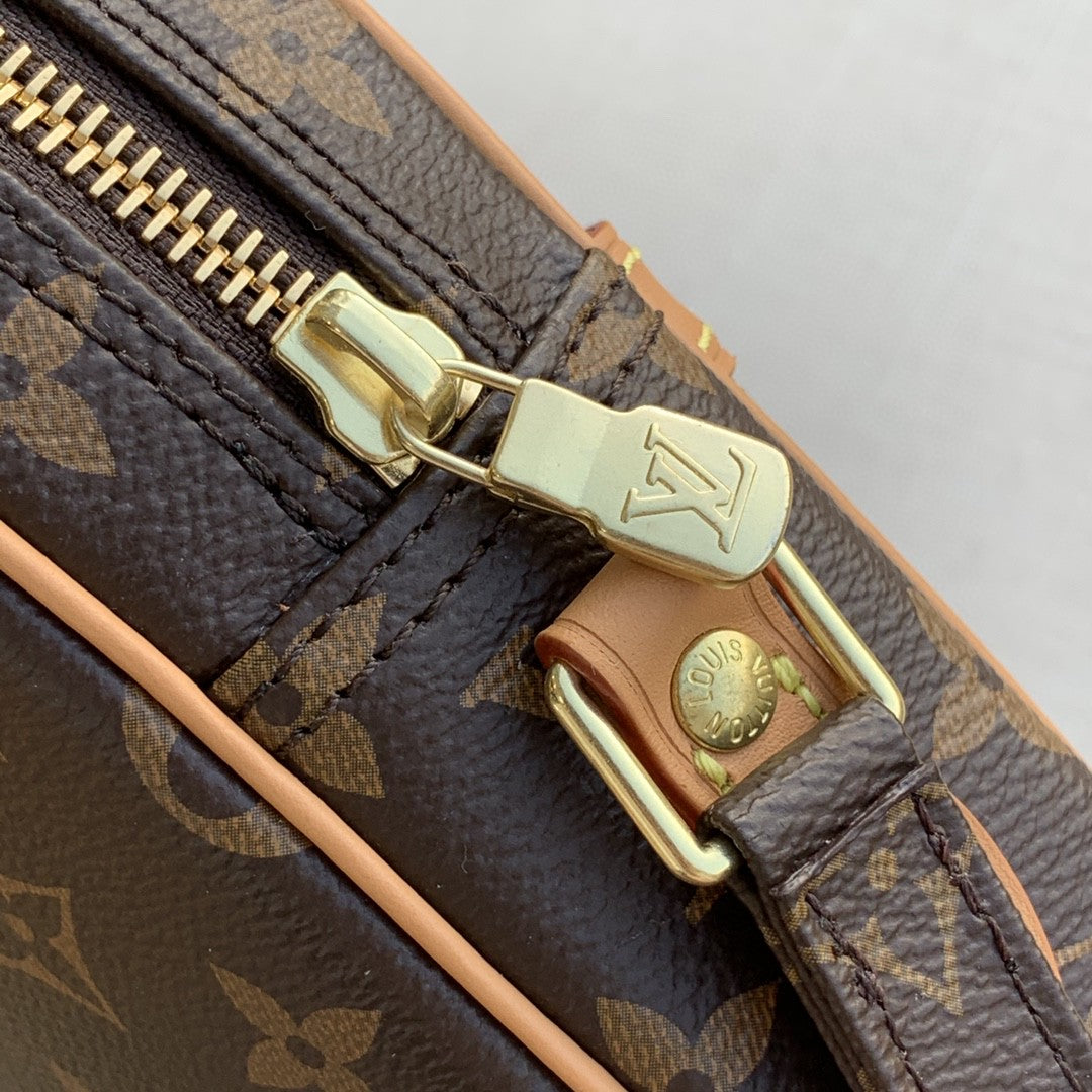 Louis Vuitton Danube Monogram Canvas For Women, Women’s Bags, Shoulder Bags 8.3in/21cm Louis Vuitton M45266