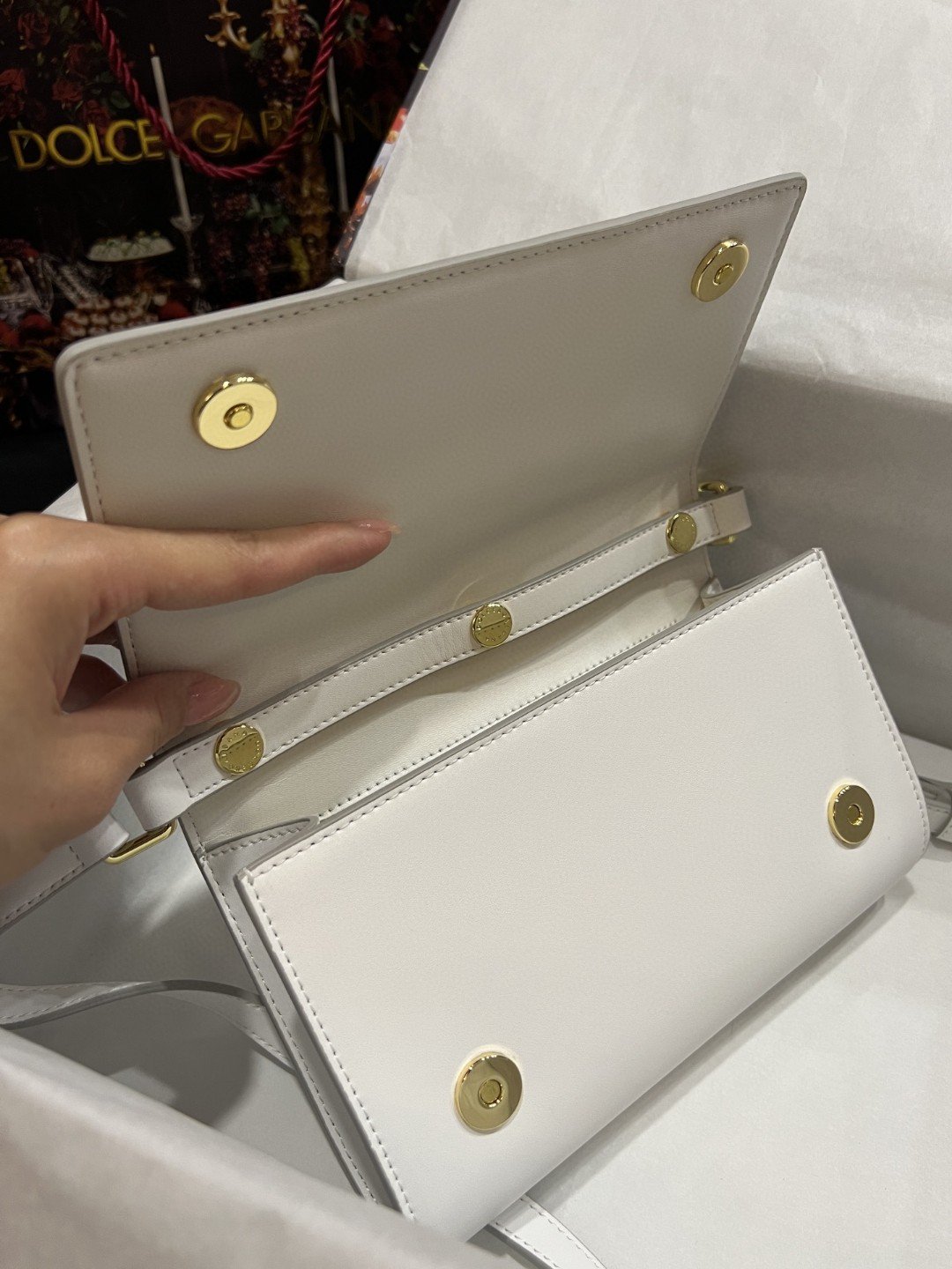 DG 3.5 Clutch White For Women 8.3in/21cm DG Burberry7082AW57680002