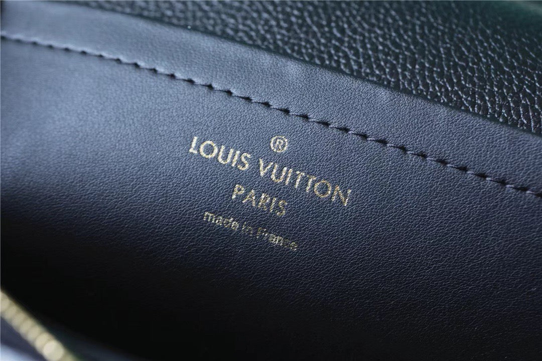 Louis Vuitton MarGLAMIau Monogram Empreinte Black For Women,  Shoulder And Crossbody Bags 9.6in/29.5cm Louis Vuitton M46200
