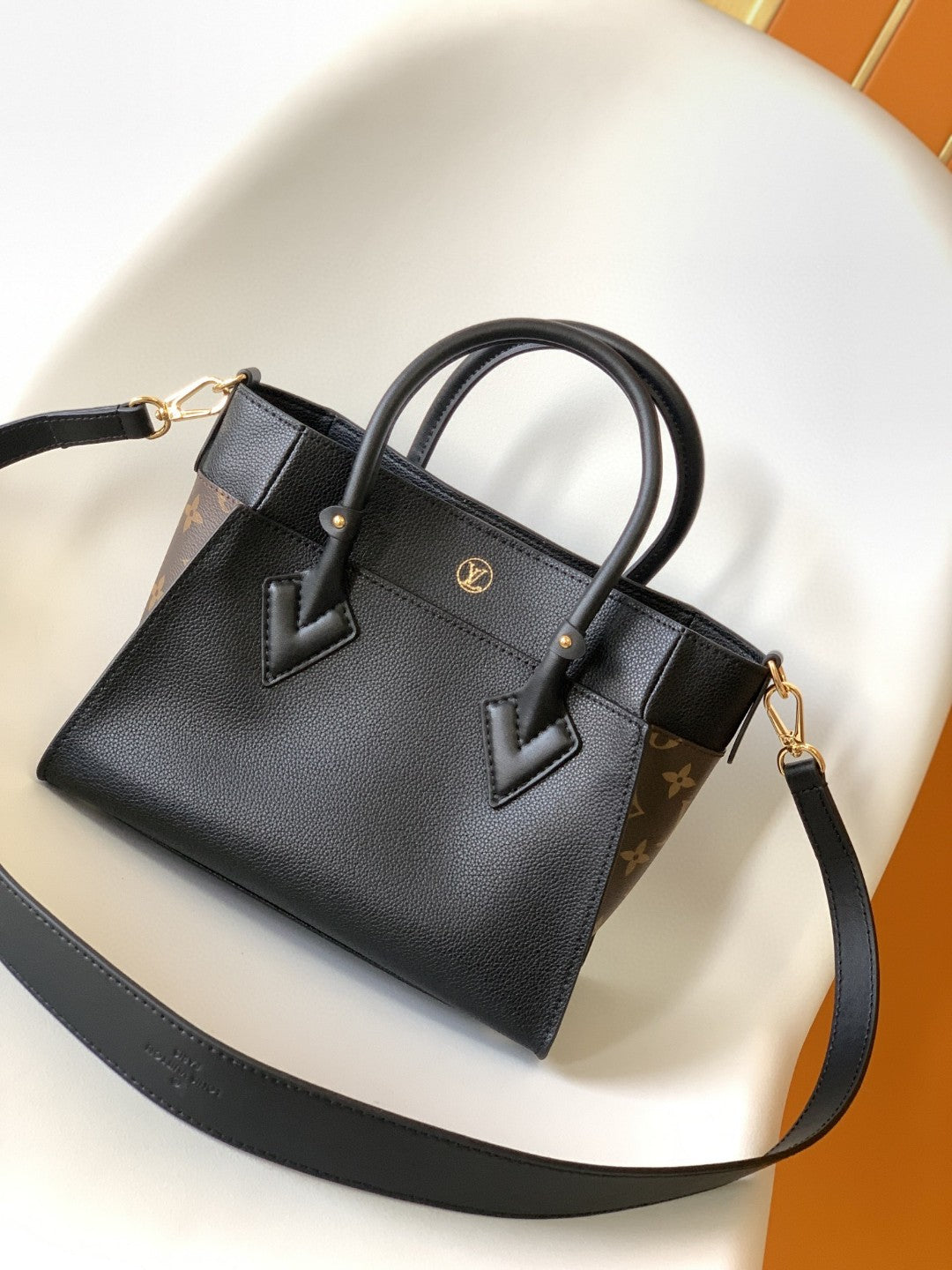 Louis Vuitton On My Side PM Tote Bag Monogram Canvas Black For Women,  Shoulder Bags 9.8in/25cm Louis Vuitton M57728