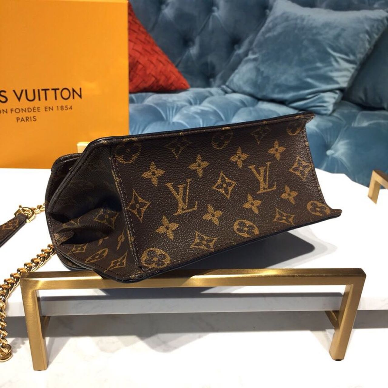Louis Vuitton Wynwood Chain Bag Monogram Vernis, Epi And Monogram Canvas For Women, WoBags, Shoulder And Crossbody Bags 8.3in/21cm Louis Vuitton M90516