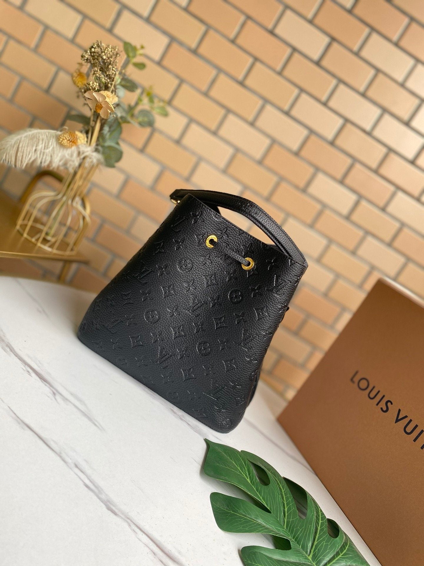 Louis Vuitton NeoNoe MM Bucket Bag Monogram Empreinte Black For Women, WomenÃƒÂ¢Ã¢â€šÂ¬Ã¢â€žÂ¢s Handbags, Shoulder Bags 10.2in/26cm Louis Vuitton M45256