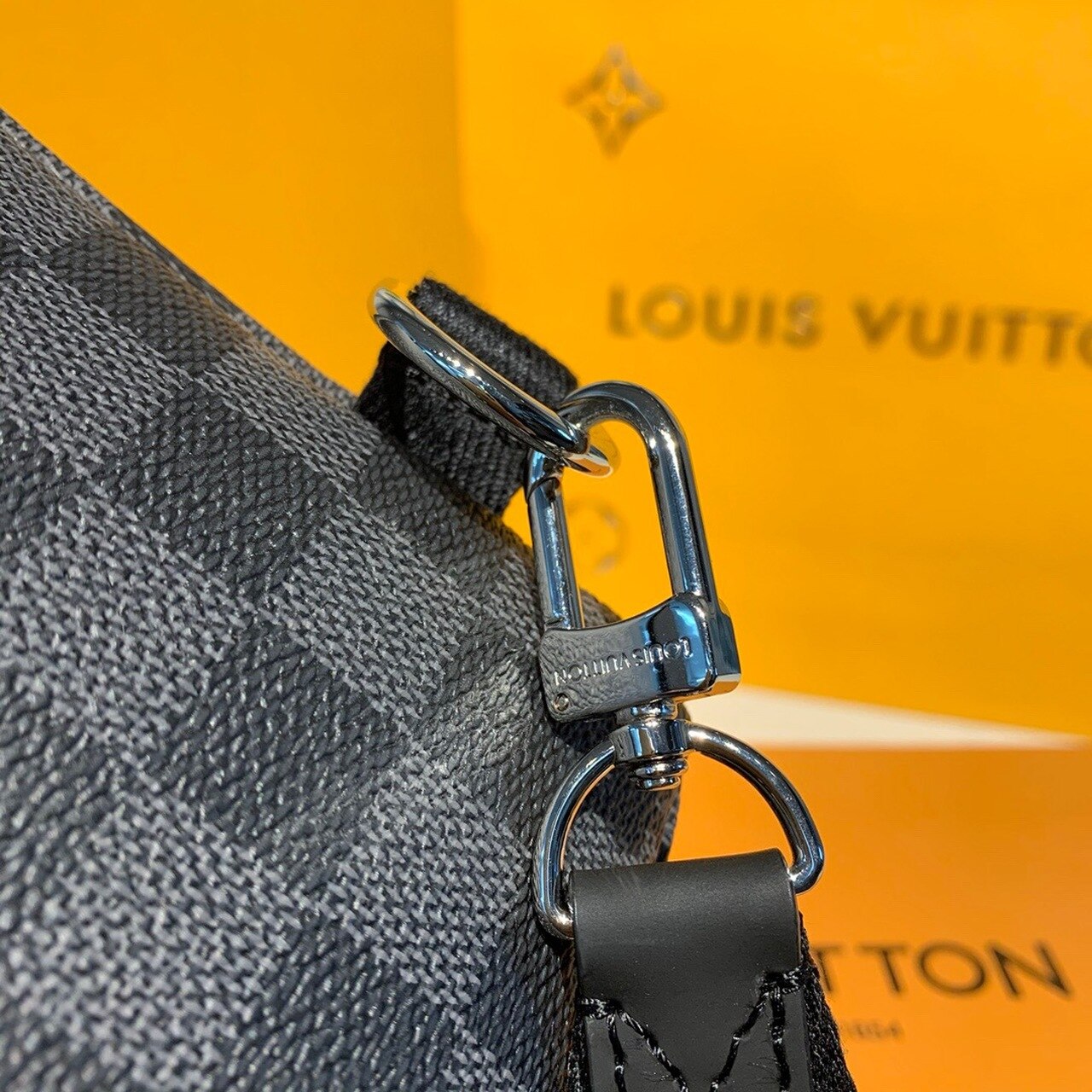 Louis Vuitton Avenue Sling Bag Damier Graphite Canvas For Men, Bags, Shoulder And Crossbody Bags 12.2in/31cm Louis Vuitton N41719