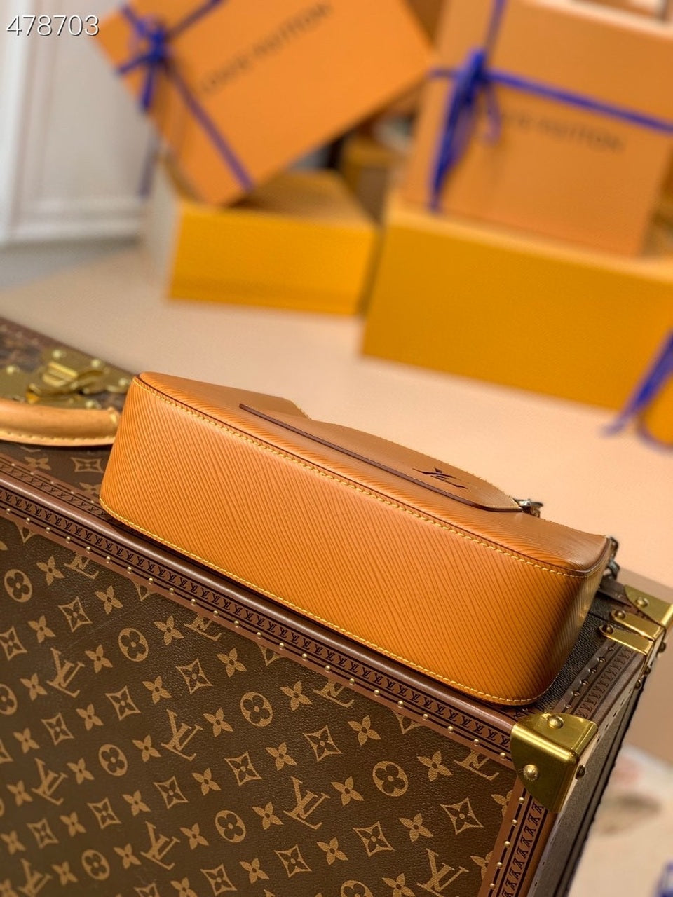 Louis Vuitton Marelle Tote MM Gold Miel Brown For Women,  Shoulder And Crossbody Bags 11.8in/30cm Louis Vuitton M59953