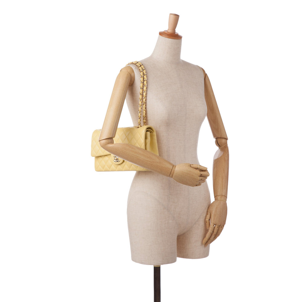 Chanel Classic Double Flap Medium Yellow Caviar SiLouis Vuittoner