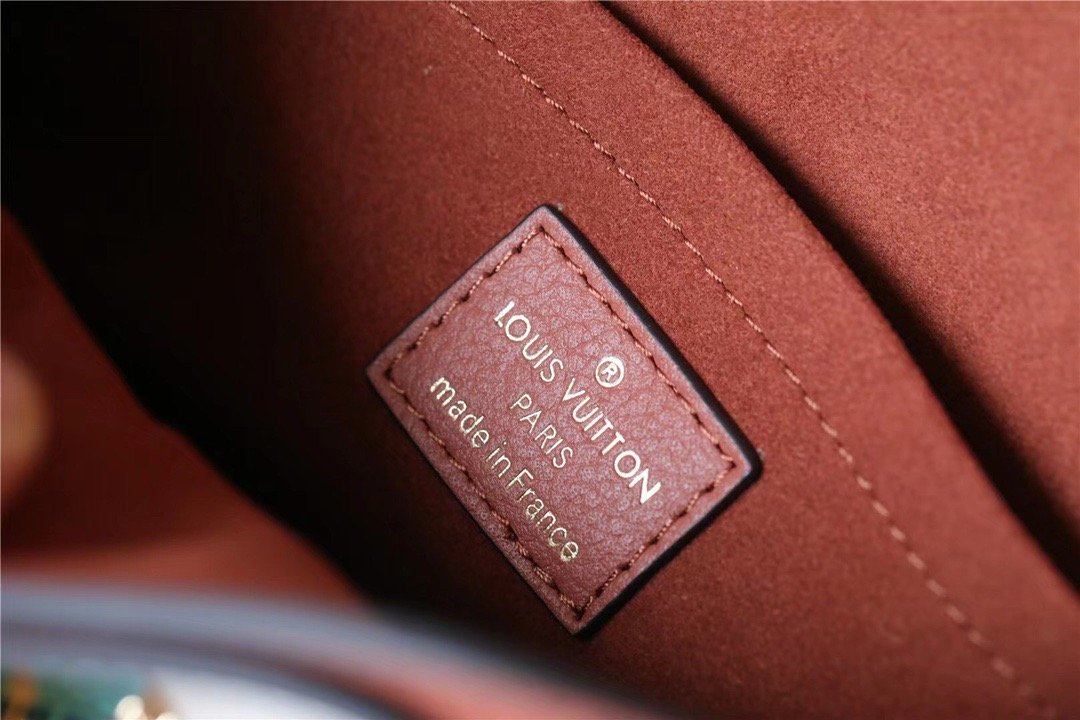 Louis Vuitton Mylockme Chain Bag Brown/ Quartz White For Women,  Shoulder and Crossbody Bags 8.9in/22.5cm Louis Vuitton