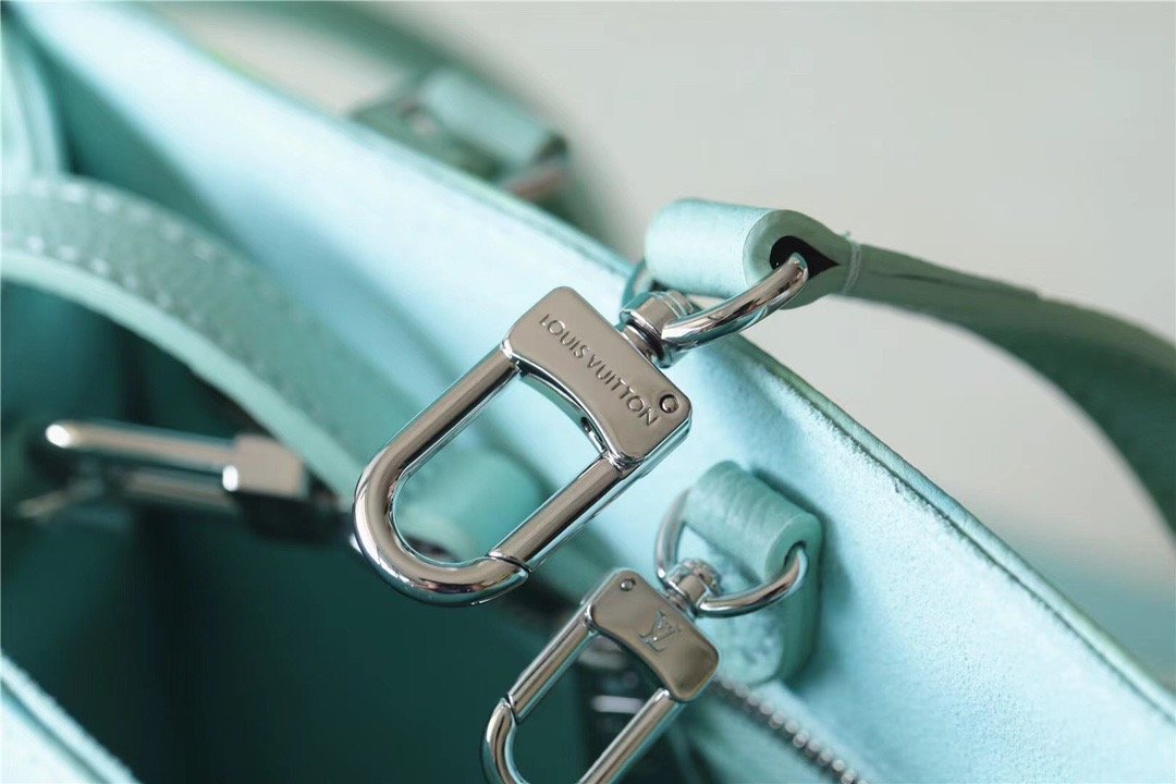 Louis Vuitton OnTheGo PM Monogram Empreinte Light Green For Women, WomenÃƒÂ¢Ã¢â€šÂ¬Ã¢â€žÂ¢s Bags, Shoulder And Crossbody Bags 9.8in/25cm Louis Vuitton]