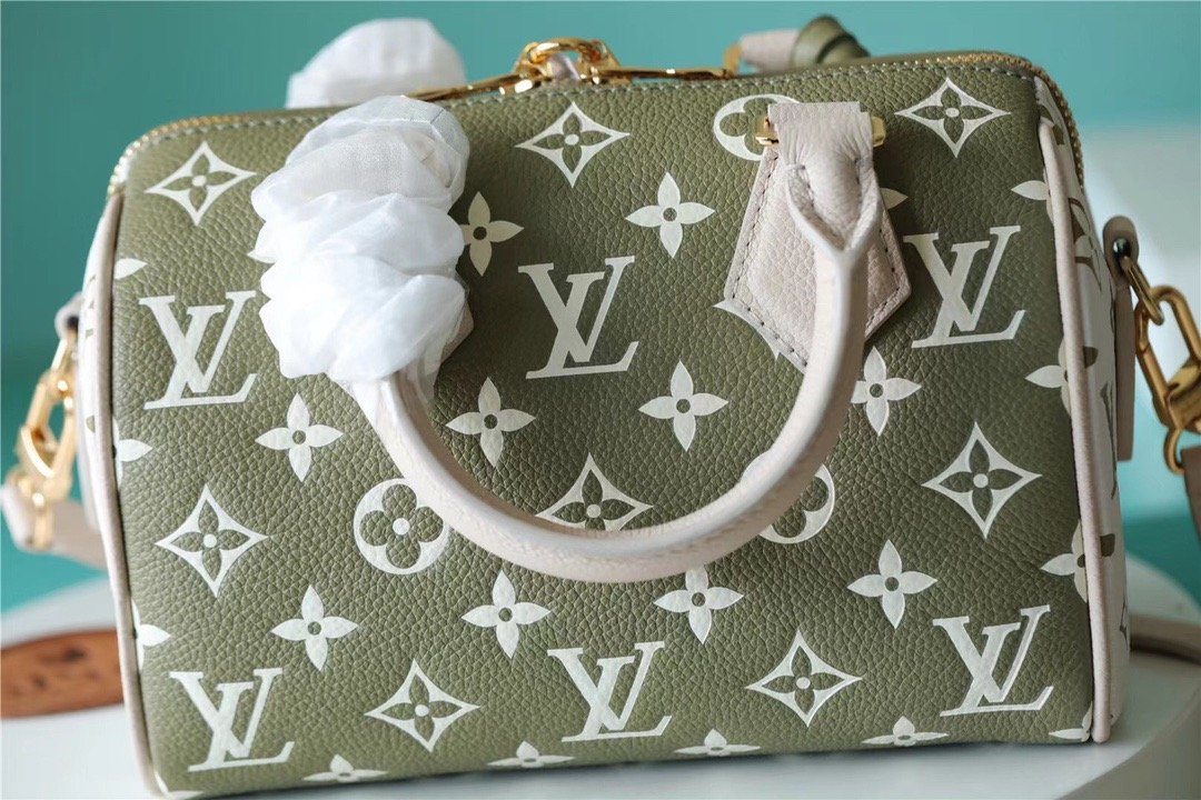Louis Vuitton Speedy Bandouliere 20 PM Monogram Empreinte Khaki Green / Beige / CreamFor Women,  Shoulder And Crossbody Bags 20.5cm/8.1in Louis Vuitton M46118