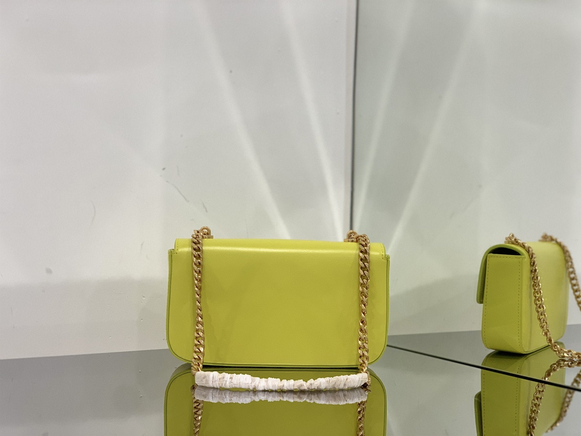 Chain Shoulder Bag Cuir Triomphe Green For Women 7.9in/20cm