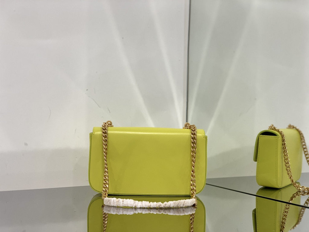 Celine Chain Shoulder Bag Cuir Triomphe Green For Women 7.9in/20cm