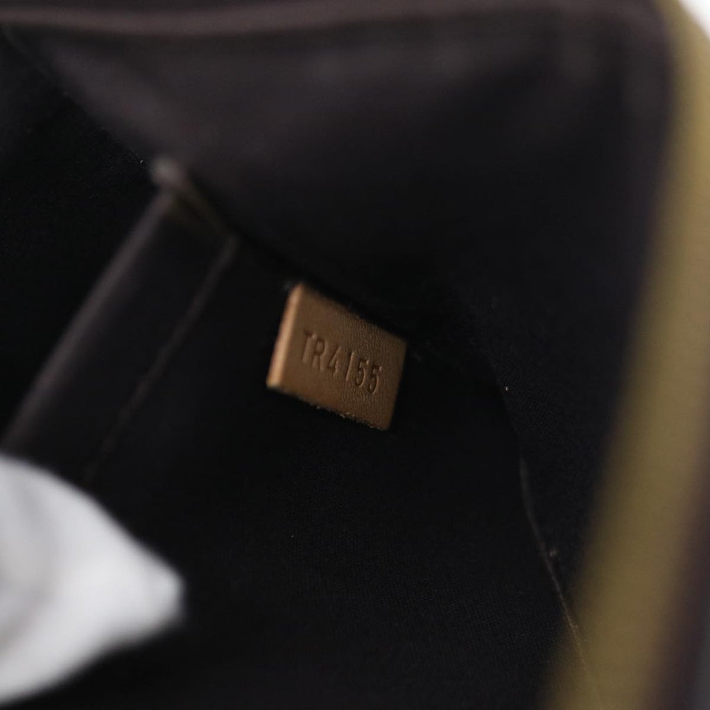 Louis Vuitton Pochette Accessoire   Leather Clutch Bag