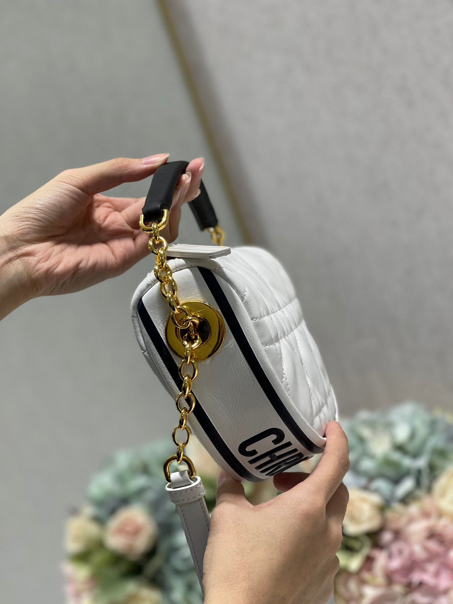 Dior Small Vibe Hobo Bag White Cannage, White Handbags, Crossbody Bags, 20cm CD M7200ONOA_M879