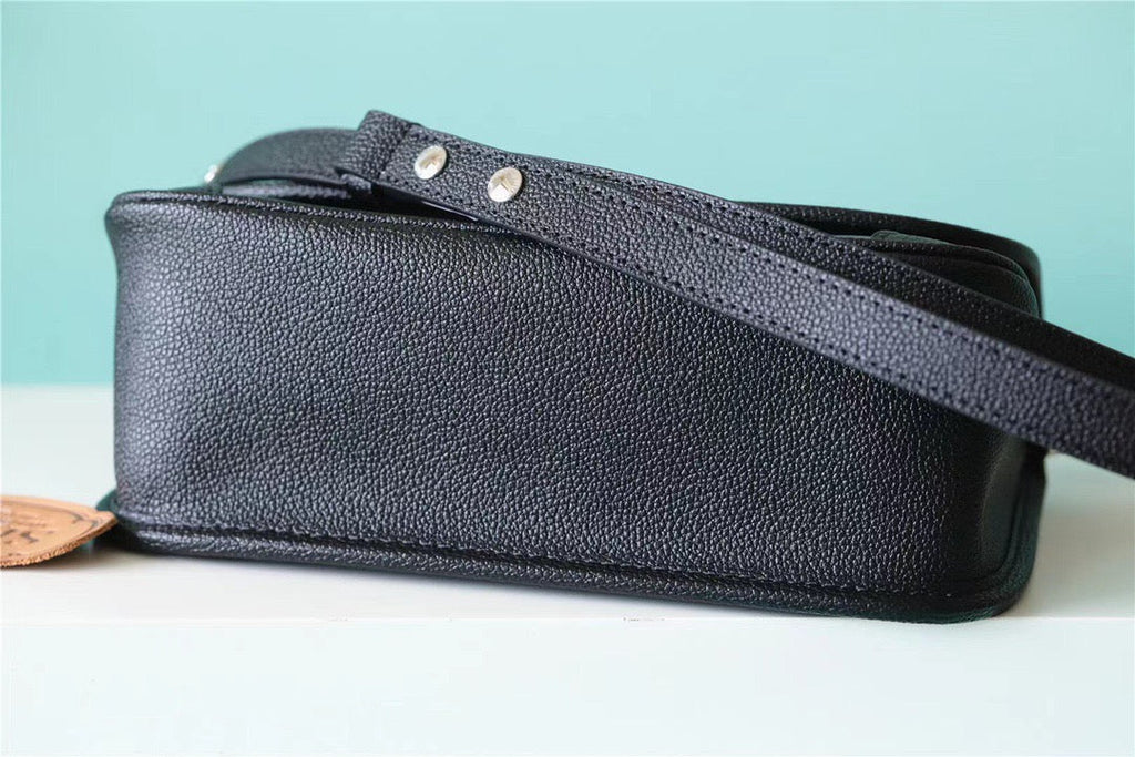 Louis Vuitton Buci Epi Black For Women,  Shoulder And Crossbody Bags 24.5cm/9.6in Louis Vuitton M59386