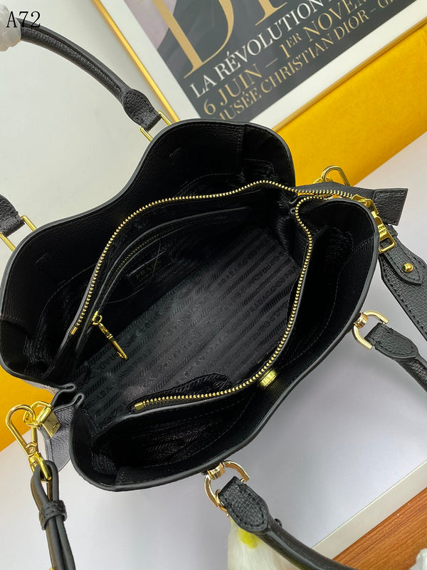 Barnes-Bags - Prada Bags - 923