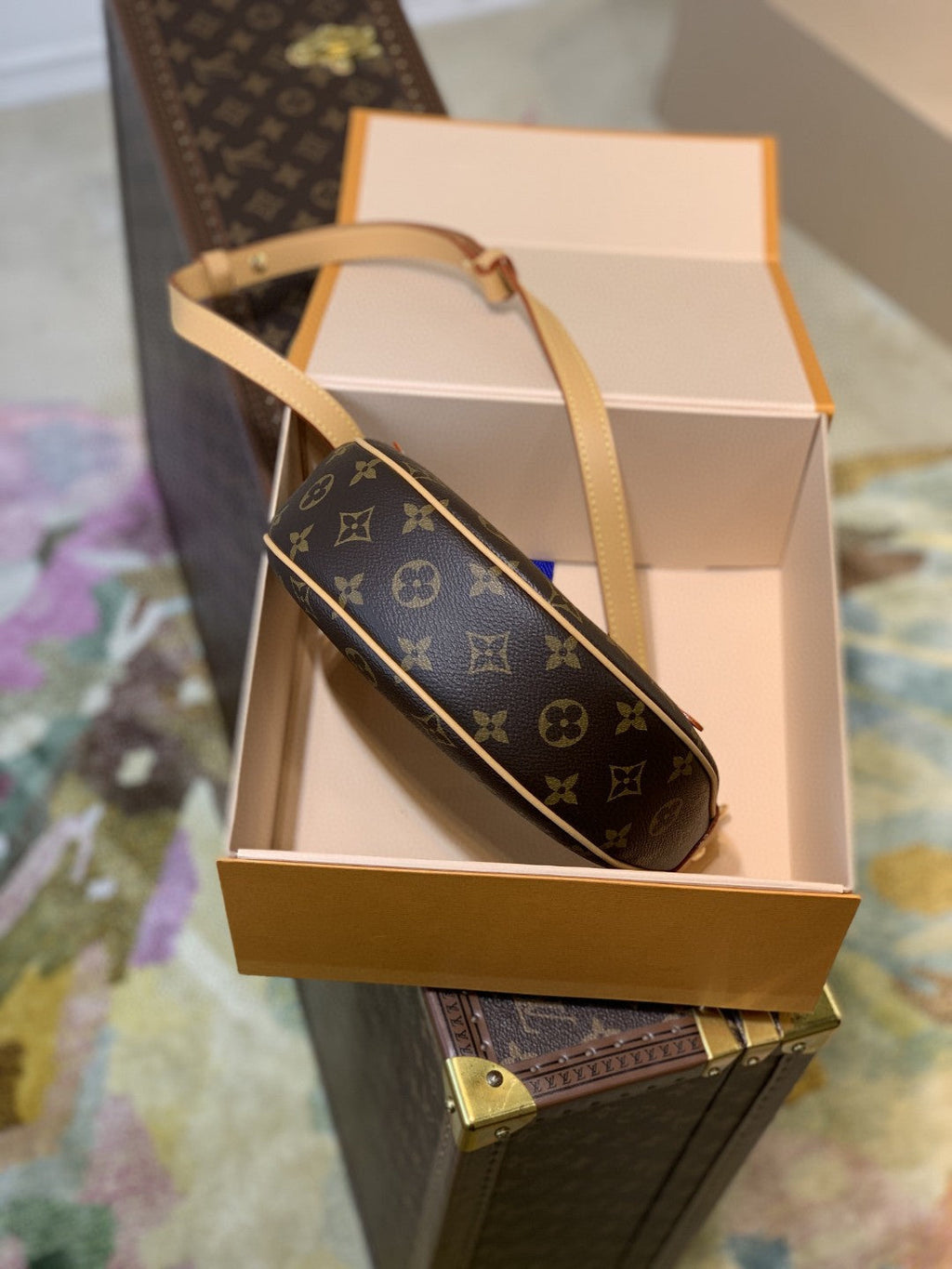 Louis Vuitton Loop Monogram Canvas By Nicolas Ghesquiere For The Cruise Collection,  Shoulder And Crossbody Bags 9.1in/23cm Louis Vuitton M81098