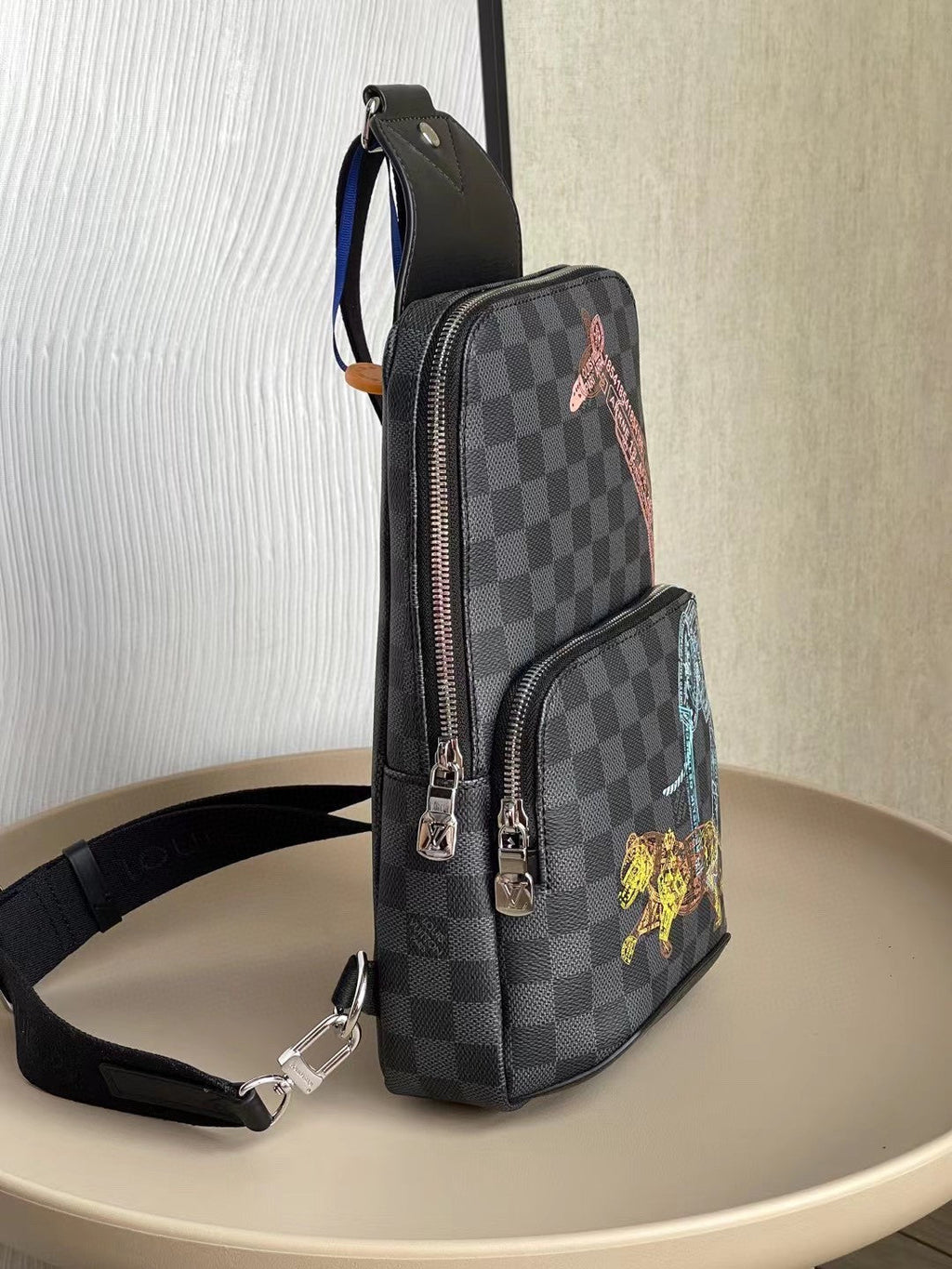 Louis Vuitton Avenue Sling Bag Damier Graphite For Men, Bags, Crossbody Bags 12.2in/31cm Louis Vuitton N452877
