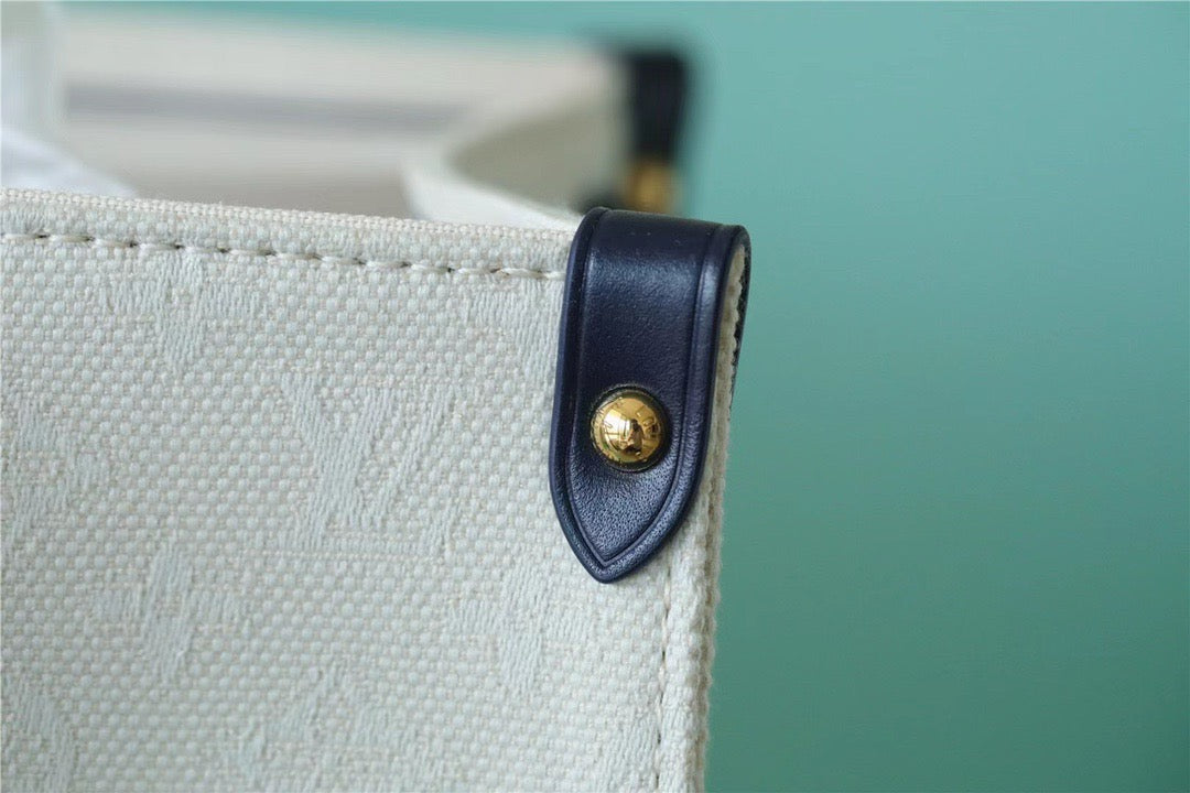Louis Vuitton Onthego GM Monogram Giant And Rafa White/ Black For Women,  Shoulder And Crossbody Bags 41cm/16.1in Louis VuittonÃƒâ€šÃ‚Â 