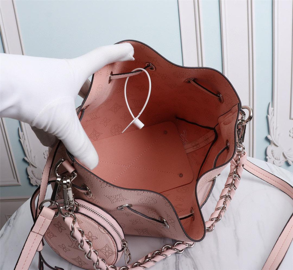 Louis Vuitton Bella Bucket Bag Mahina Magnolia Pink For Women, WomenÃƒÂ¢Ã¢â€šÂ¬Ã¢â€žÂ¢s Handbags, Shoulder And Crossbody Bags 7.5in/22cm Louis Vuitton M57068