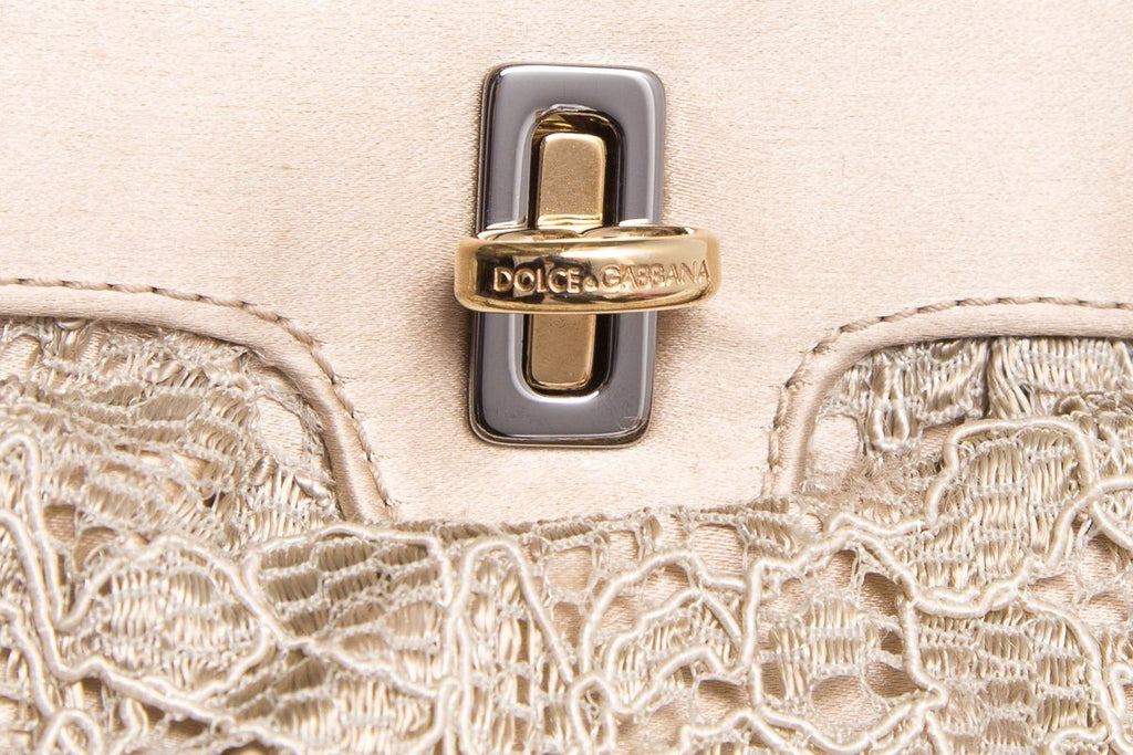 Dolce & GaBurberryana Beige Lace Clutch