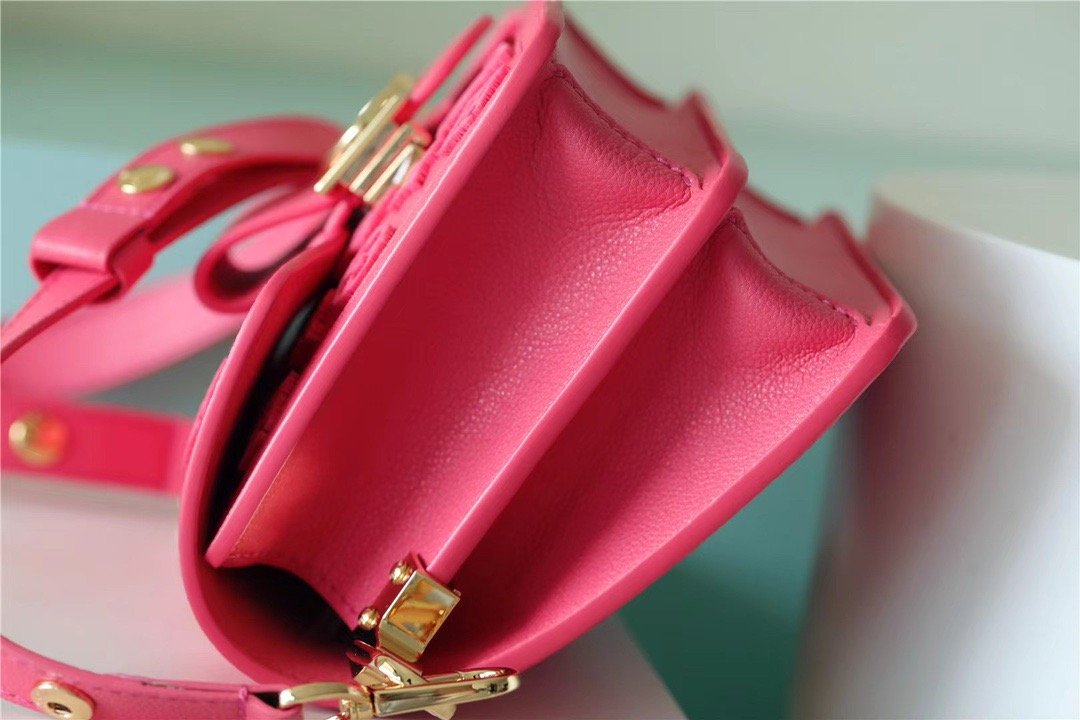 Louis Vuitton Mini Dauphine Monogram GlamIuo Pink For Women,  Shoulder And Crossbody Bags 7.9in/20cm Louis Vuitton M20747