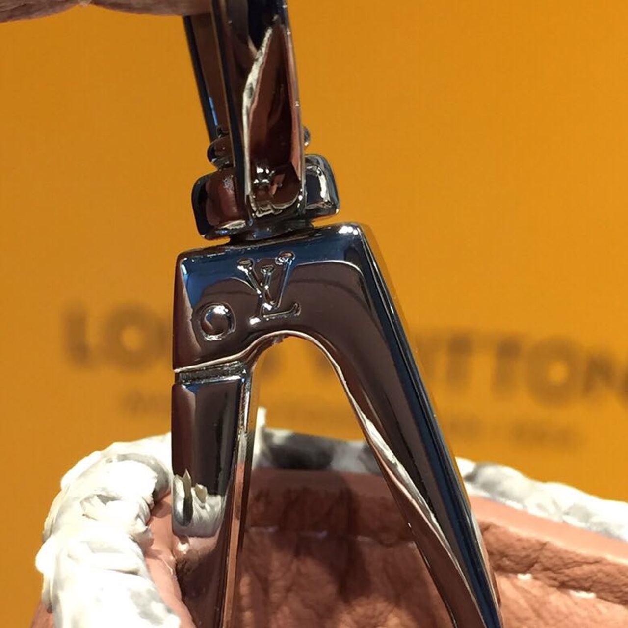 Louis Vuitton Capucines PM Taurillon And Python Magnolia Pink For Women,  Shoulder And Crossbody Bags 10.4in/27cm Louis Vuitton