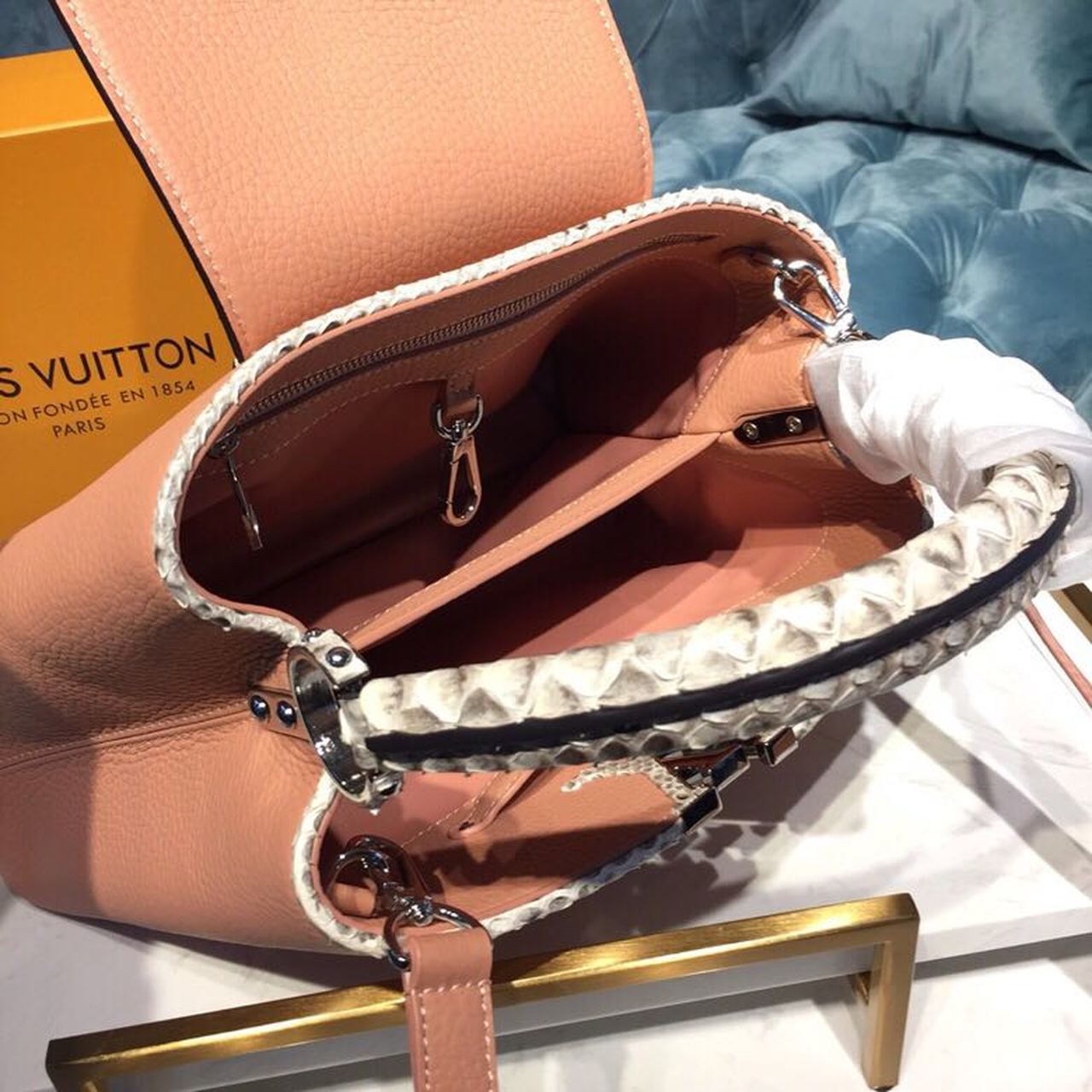 Louis Vuitton Capucines PM Taurillon And Python Magnolia Pink For Women,  Shoulder And Crossbody Bags 10.4in/27cm Louis Vuitton