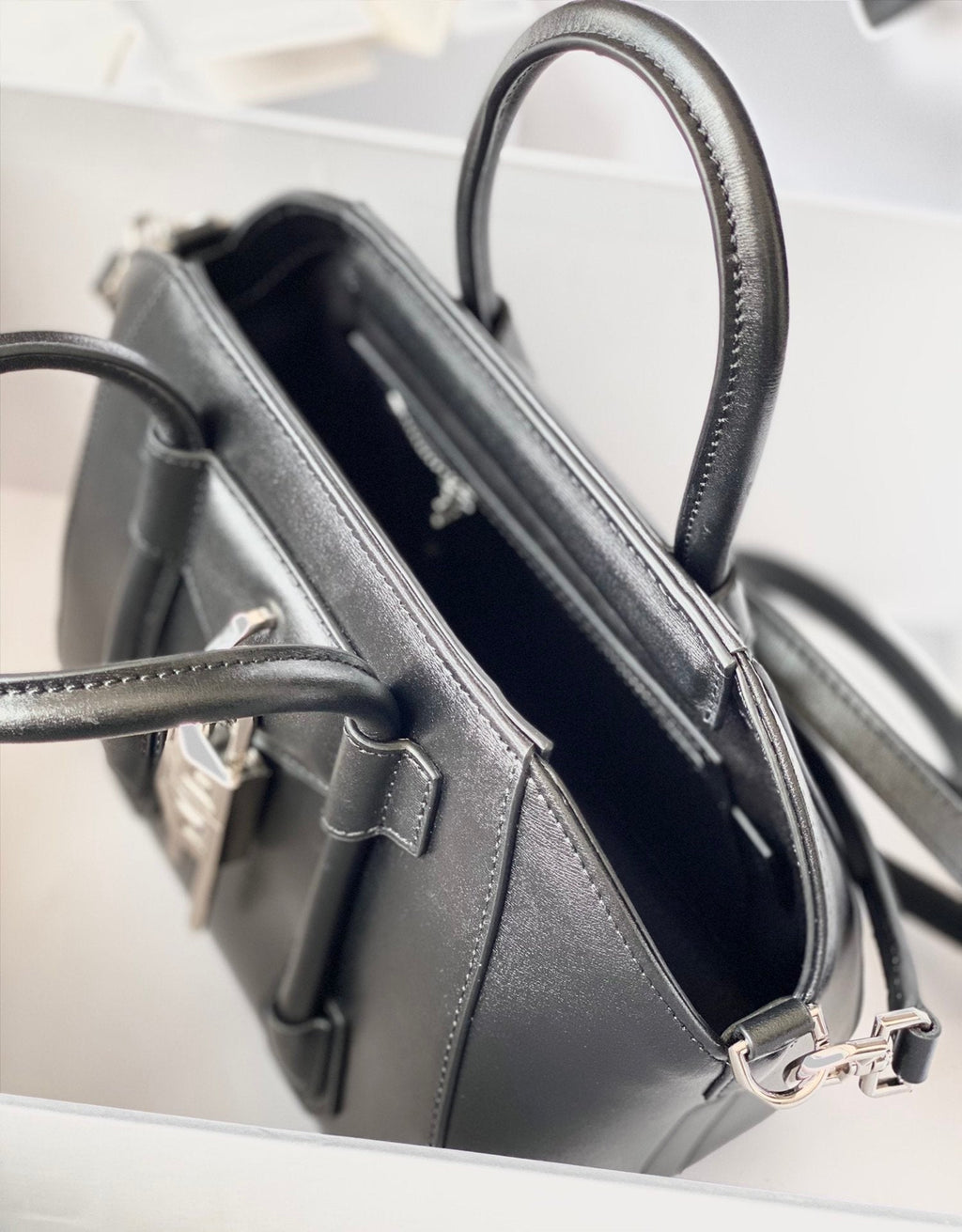 gv Mini Antigona Lock Bag Black For Women, Handbags, Shoulder Bags 8.7in/22cm GVC
