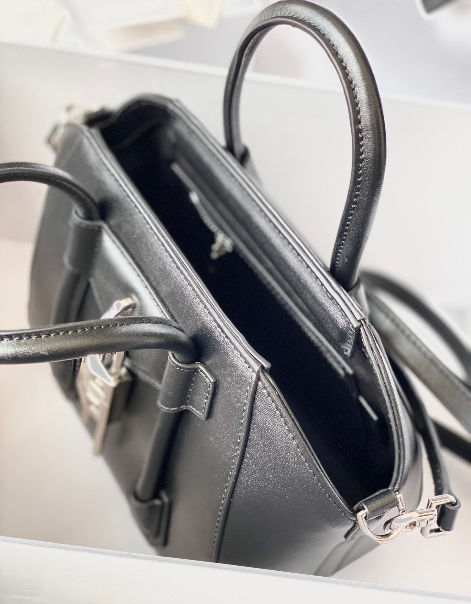 gv Mini Antigona Lock Bag Black For Women, Handbags, Shoulder Bags 8.7in/22cm GVC