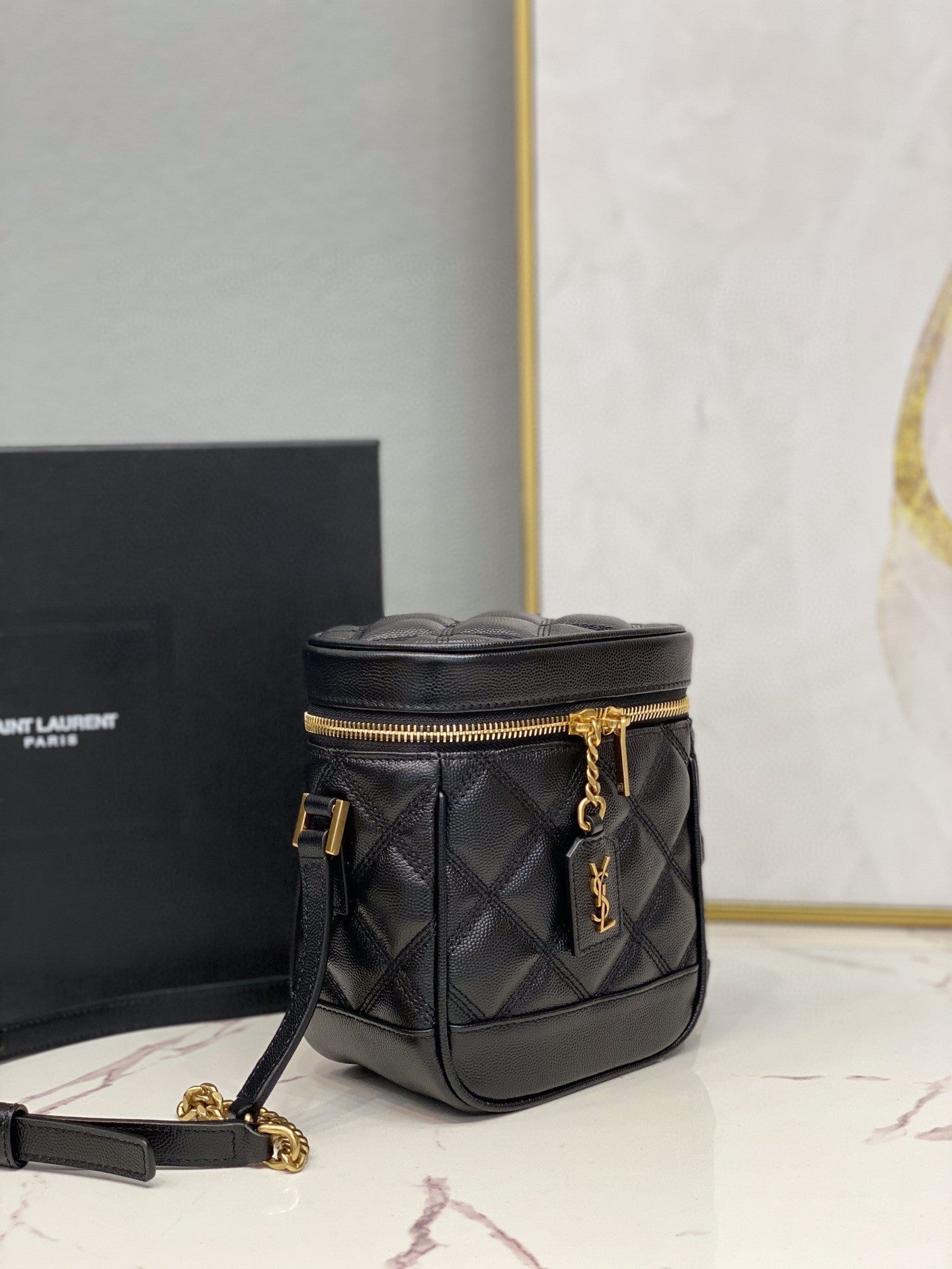 YSSL 80’s Vanity Bag In CarrÃ©-Quilted Grain De Poudre Black For Women 6in/16.5cm YSL 649779DME271000