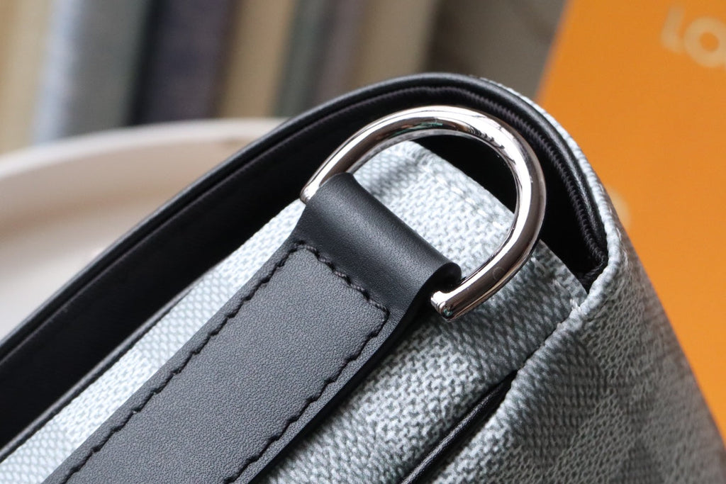 Louis Vuitton Studio Messenger Damier Graphite Plaster For Men, Bags, Shoulder And Crossbody Bags 9.3in/25.3cm Louis Vuitton N50014