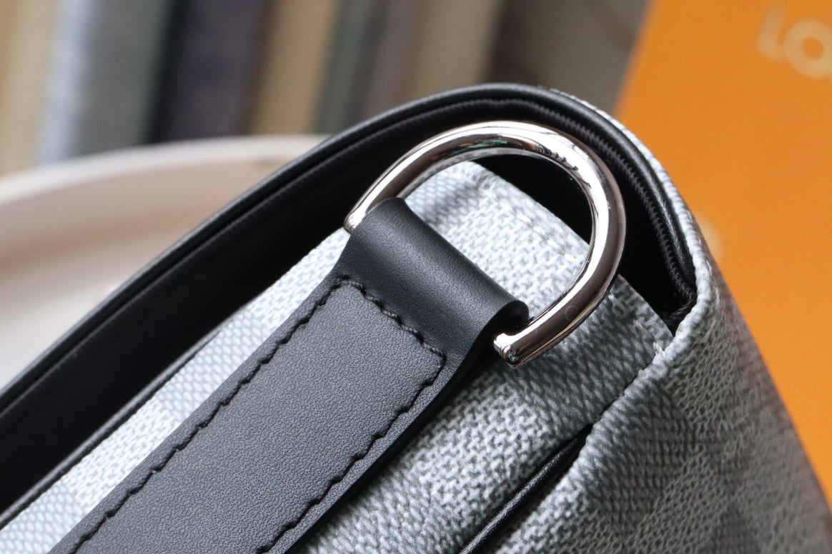 Louis Vuitton Studio Messenger Damier Graphite Plaster For Men, Bags, Shoulder And Crossbody Bags 9.3in/25.3cm Louis Vuitton N50014
