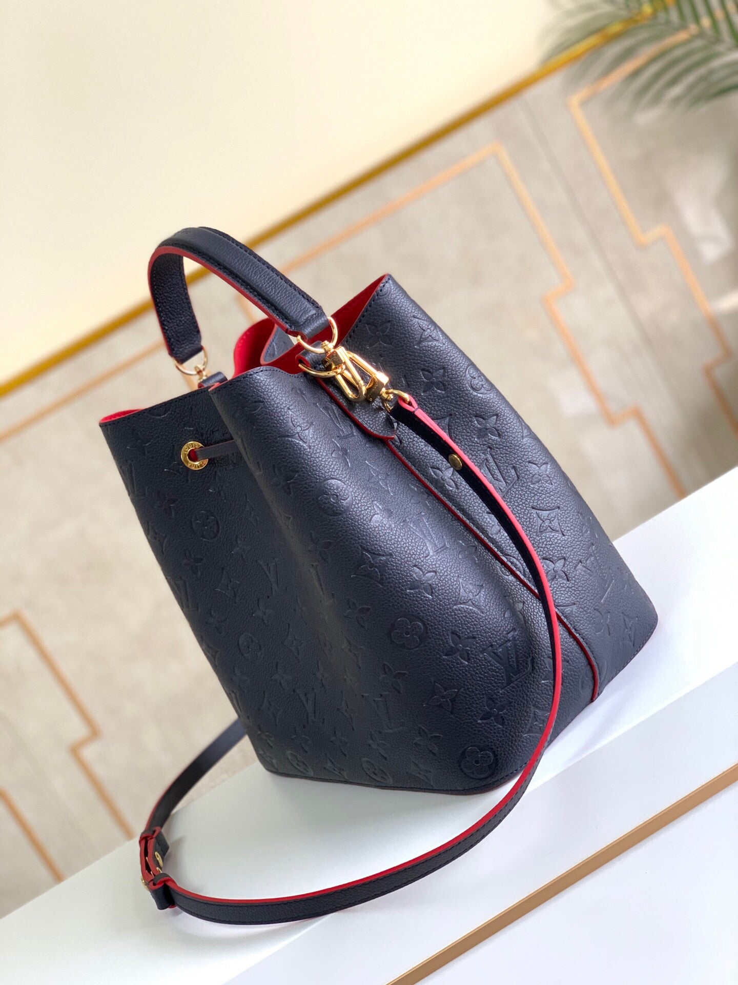 Louis Vuitton NeoNoe MM Bucket Bag Monogram Empreinte Navy Blue/Red For Women, WomenÃƒÂ¢Ã¢â€šÂ¬Ã¢â€žÂ¢s Handbags, Shoulder And Crossbody Bags 10.2in/26cm Louis Vuitton M45306