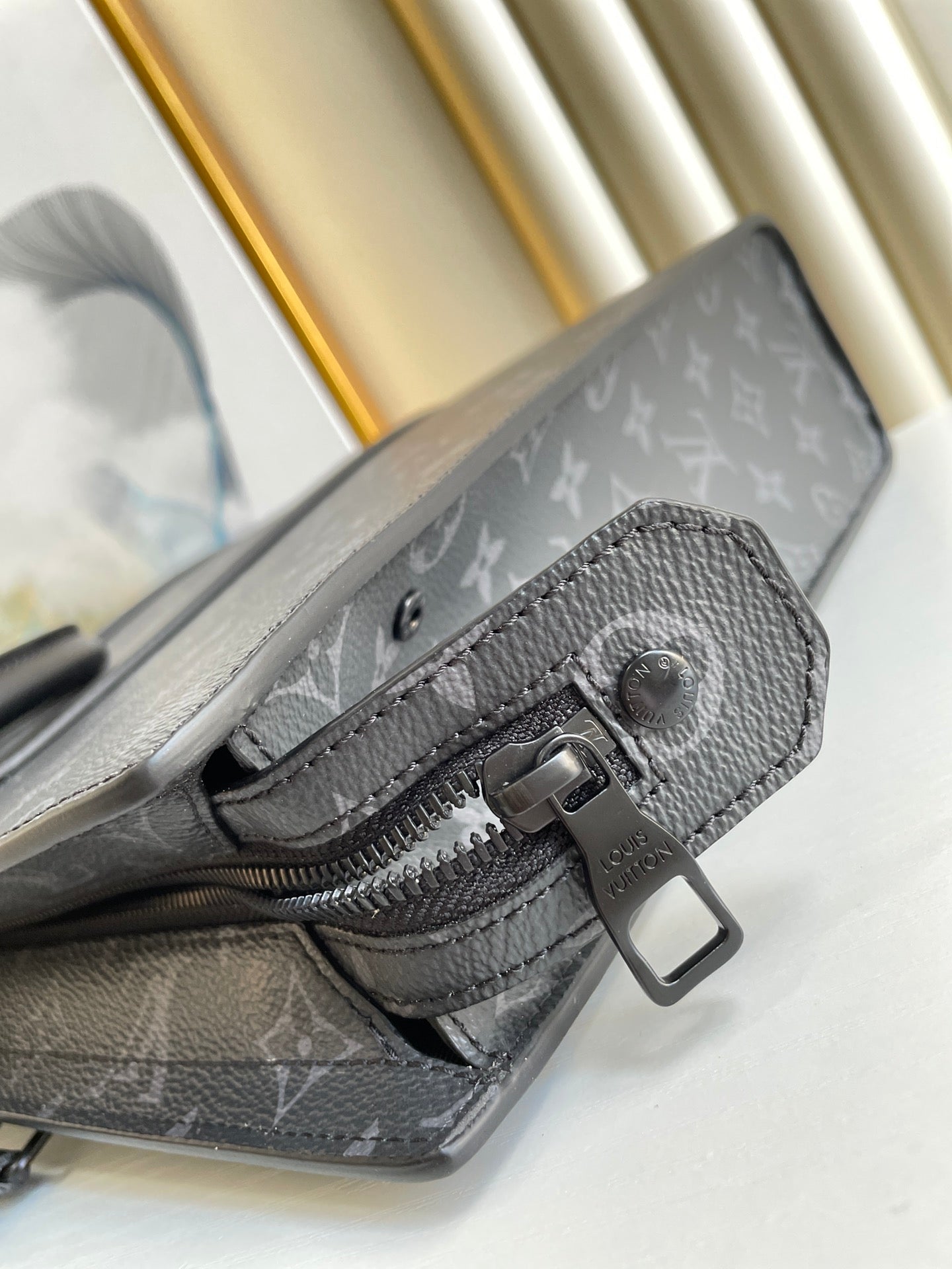 Louis Vuitton Sac Plat Horizontal Zippe Monogram Eclipse For Men, Bags, Shoulder And Crossbody Bags 15.4in/39cm Louis Vuitton M45265