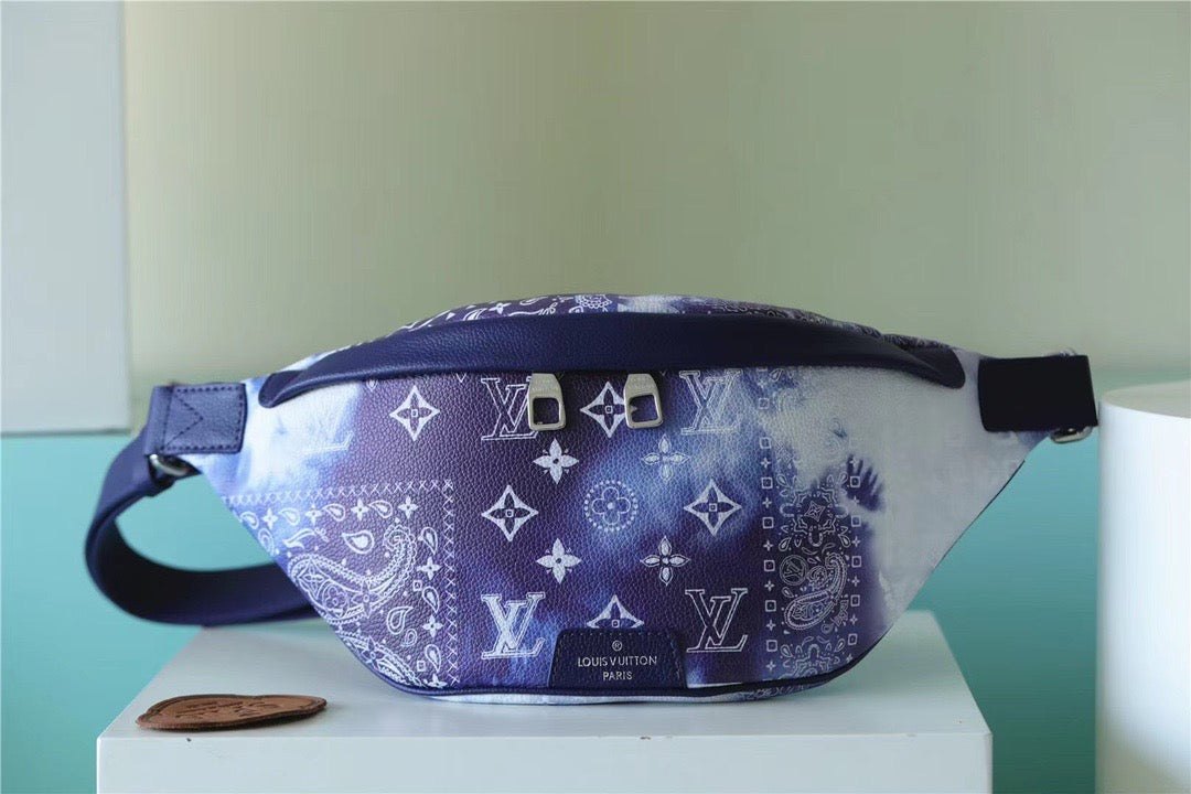 Louis Vuitton GLAMIscovery Bumbag PM Monogram Blue For Men, Bags, Shoulder And Crossbody Bags 17.3in/44cm Louis Vuitton M20587