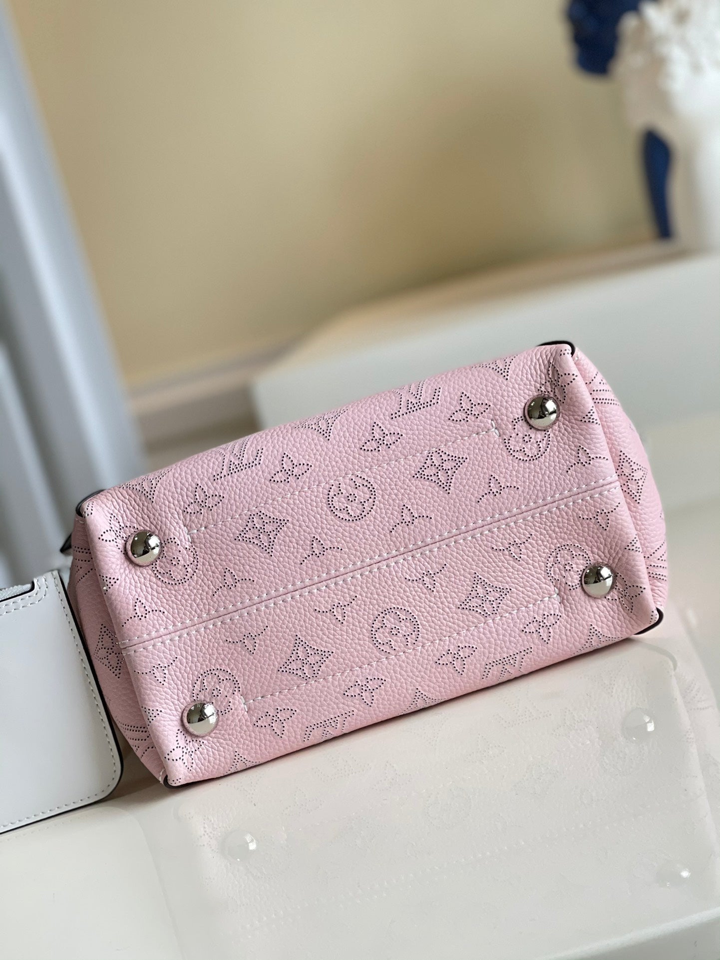 Louis Vuitton Hina PM Bucket Bag GraGLAMIent Pink For Women,  Shoulder And Crossbody Bags 9in/23cm Louis Vuitton M57858
