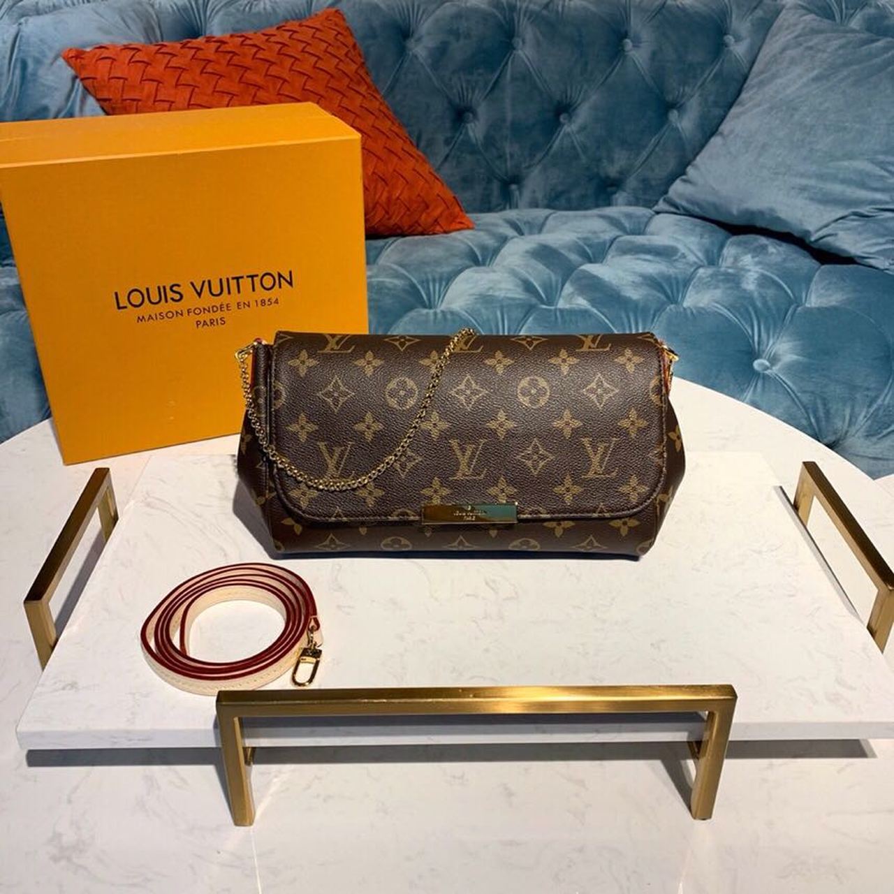 Louis Vuitton Favorite PM Monogram Canvas For Women, WomenÃƒÂ¢Ã¢â€šÂ¬Ã¢â€žÂ¢s Handbags, Shoulder And Crossbody Bags 10.2in/26cm Louis Vuitton M40717