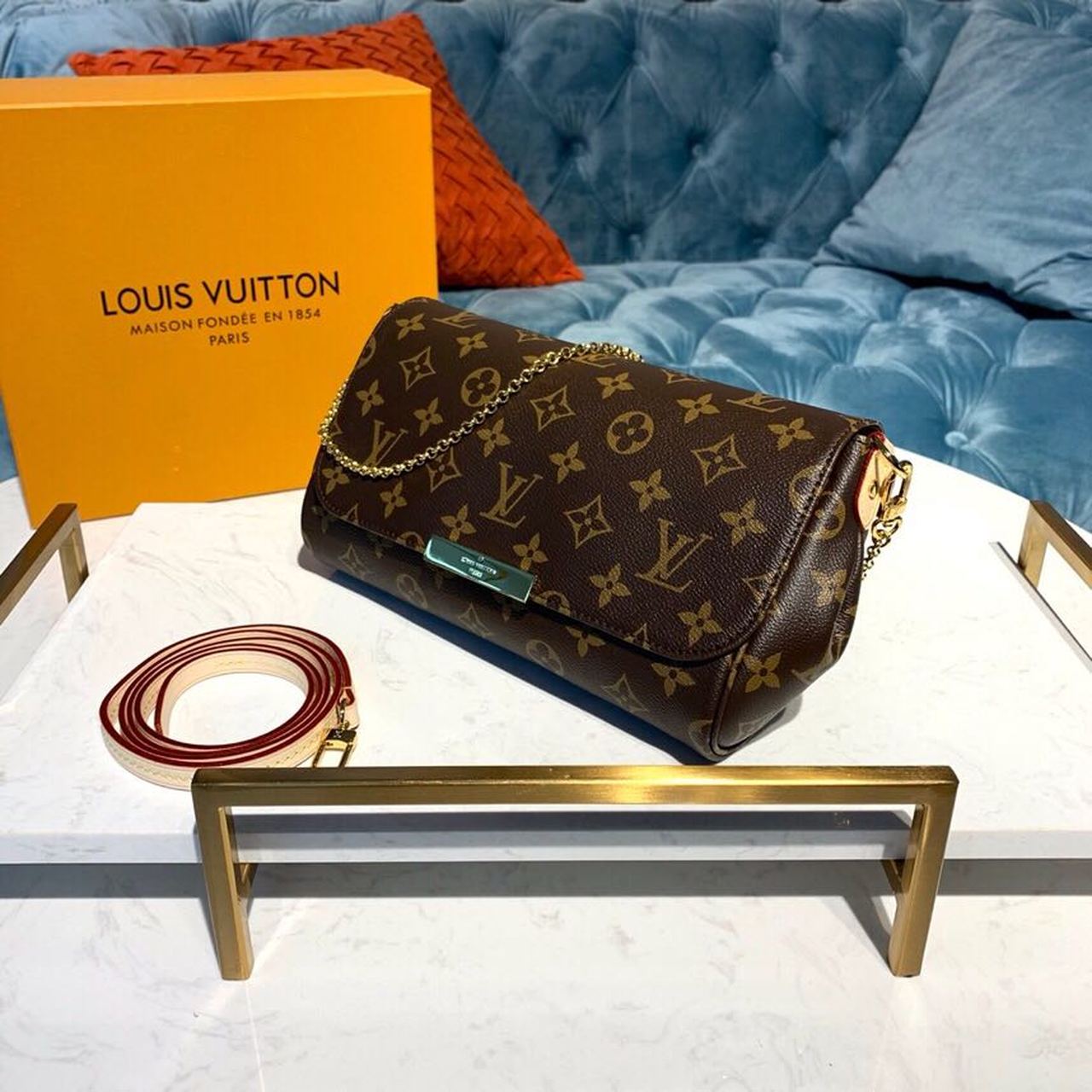Louis Vuitton Favorite MM Clutch Monogram Canvas For Women, WomenÃƒÂ¢Ã¢â€šÂ¬Ã¢â€žÂ¢s Handbags, Shoulder And Crossbody Bags 10.2in/26cm Louis Vuitton M40718