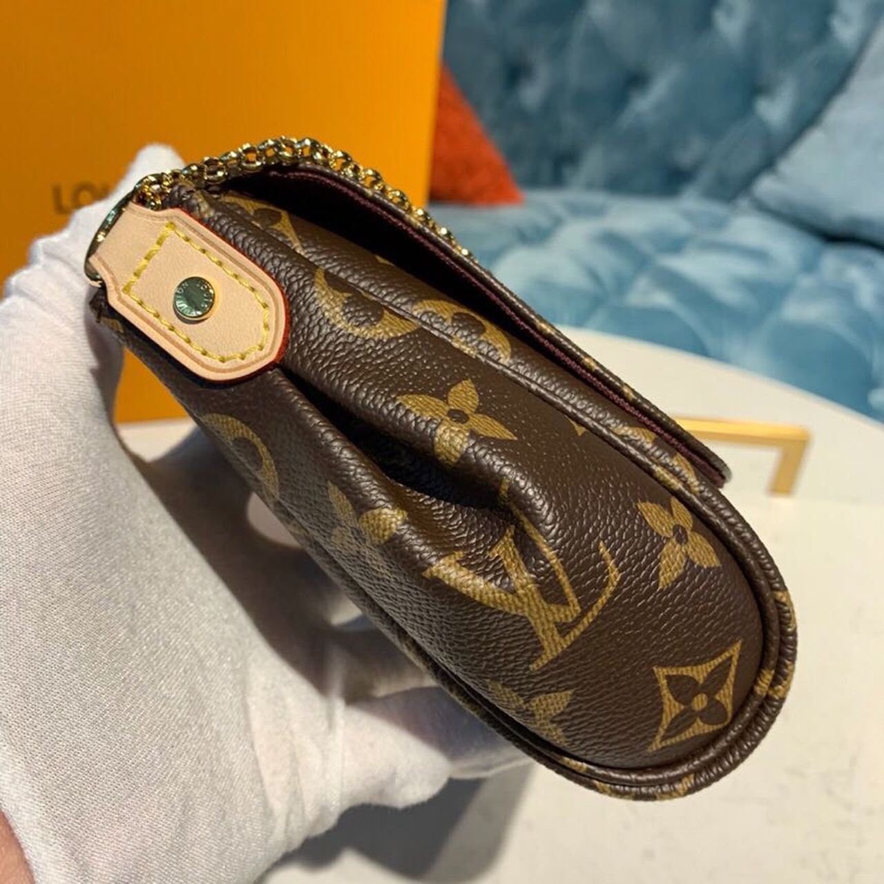 Louis Vuitton Favorite MM Clutch Monogram Canvas For Women, Women’s Handbags, Shoulder And Crossbody Bags 10.2in/26cm Louis Vuitton M40718