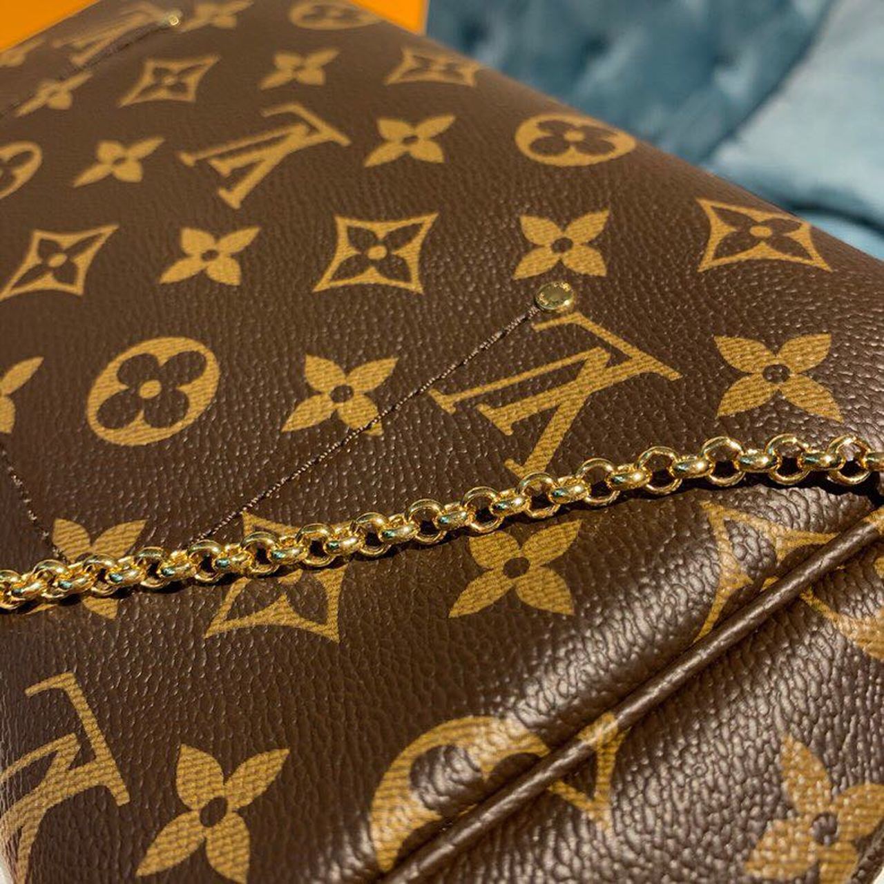 Louis Vuitton Favorite MM Clutch Monogram Canvas For Women, Women’s Handbags, Shoulder And Crossbody Bags 10.2in/26cm Louis Vuitton M40718