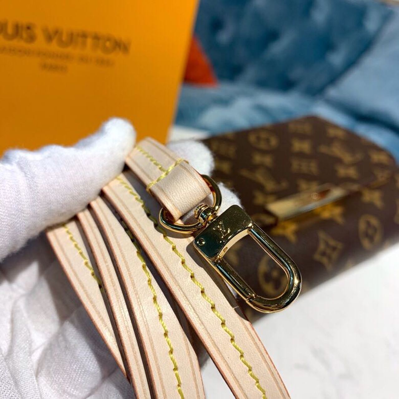 Louis Vuitton Favorite PM Monogram Canvas For Women, WomenÃƒÂ¢Ã¢â€šÂ¬Ã¢â€žÂ¢s Handbags, Shoulder And Crossbody Bags 10.2in/26cm Louis Vuitton M40717