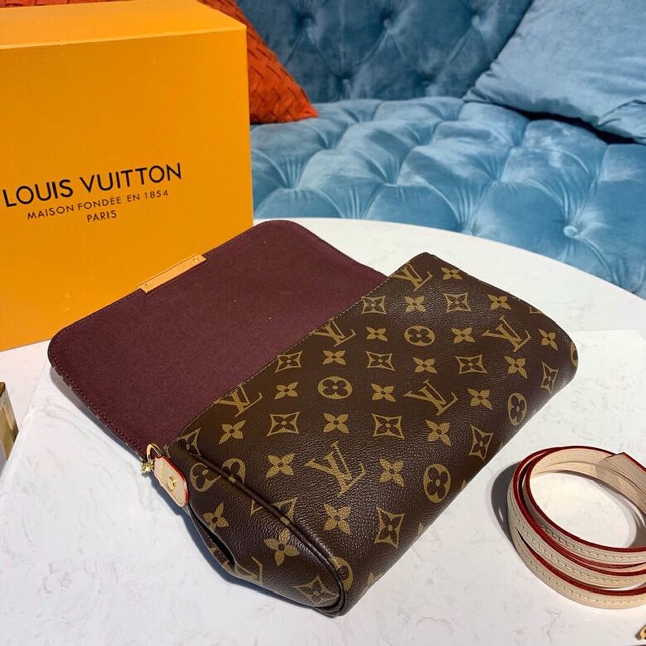 Louis Vuitton Favorite PM Monogram Canvas For Women, WomenÃƒÂ¢Ã¢â€šÂ¬Ã¢â€žÂ¢s Handbags, Shoulder And Crossbody Bags 10.2in/26cm Louis Vuitton M40717