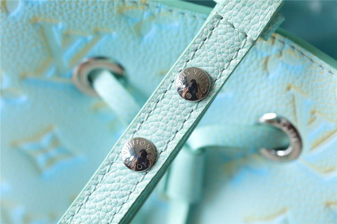 Louis Vuitton NeoNoe Monogram Empreinte Mint For Women,  Shoulder And Crossbody Bags 7.9in/20cm Louis Vuitton