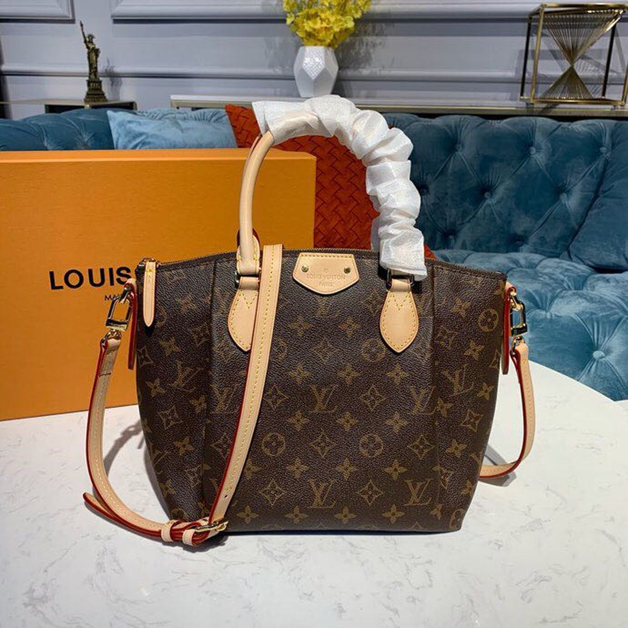 Louis Vuitton Turenne PM Monogram Canvas For Women, Women’s Handbags, Shoulder Bags 11.8in/30cm Louis Vuitton M48813