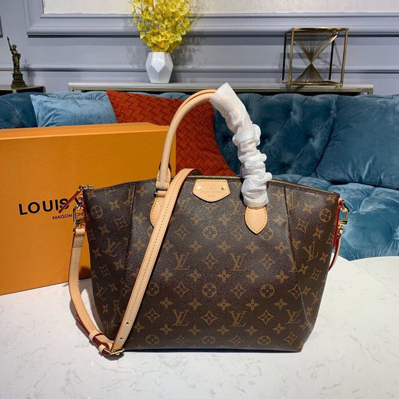 Louis Vuitton Turenne MM Monogram Canvas For Women, Women’s Handbags, Shoulder Bags 15in/38cm Louis Vuitton M48814