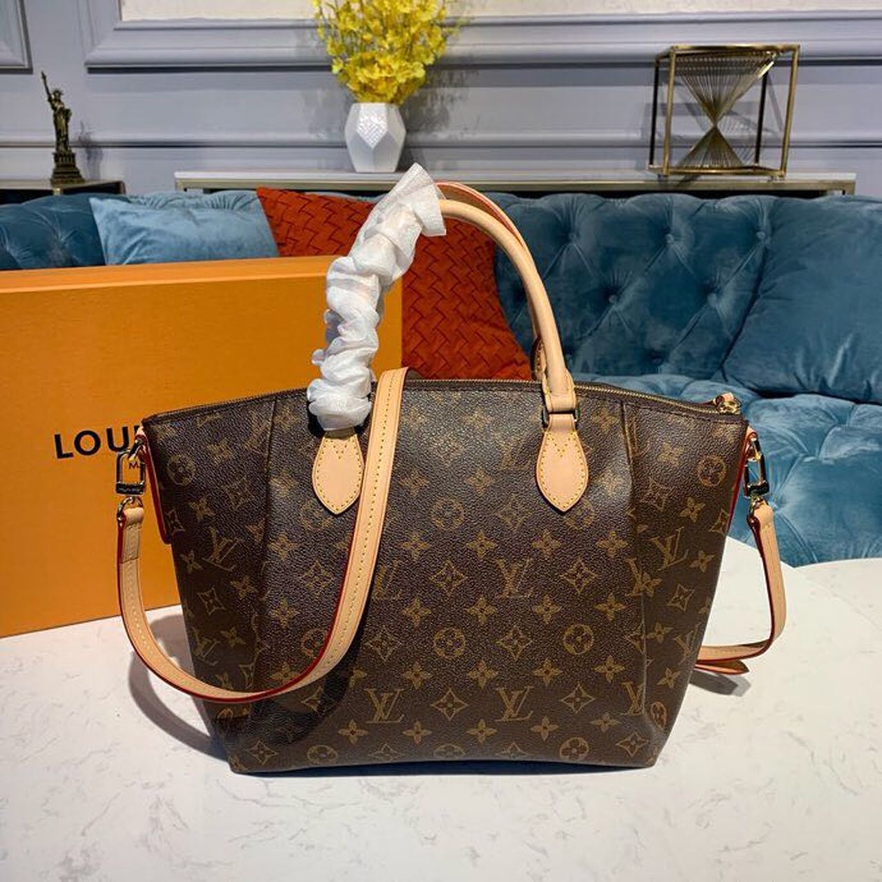 Louis Vuitton Turenne MM Monogram Canvas For Women, WomenÃƒÂ¢Ã¢â€šÂ¬Ã¢â€žÂ¢s Handbags, Shoulder Bags 15in/38cm Louis Vuitton M48814