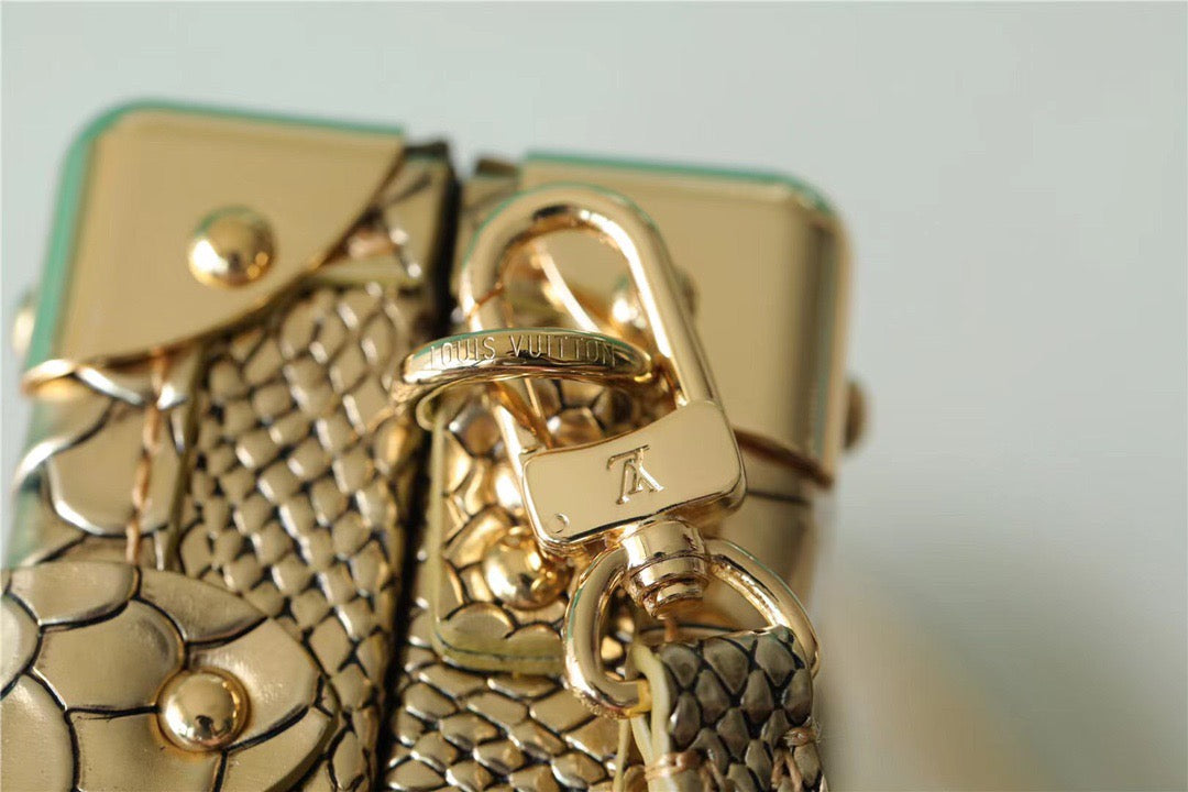 Louis Vuitton Petite Malle High Shiny Alligator By Nicolas Ghesquiere Gold For Women,  Shoulder And Crossbody Bags 7.9in/20cm Louis VuittonÃƒâ€šÃ‚Â 
