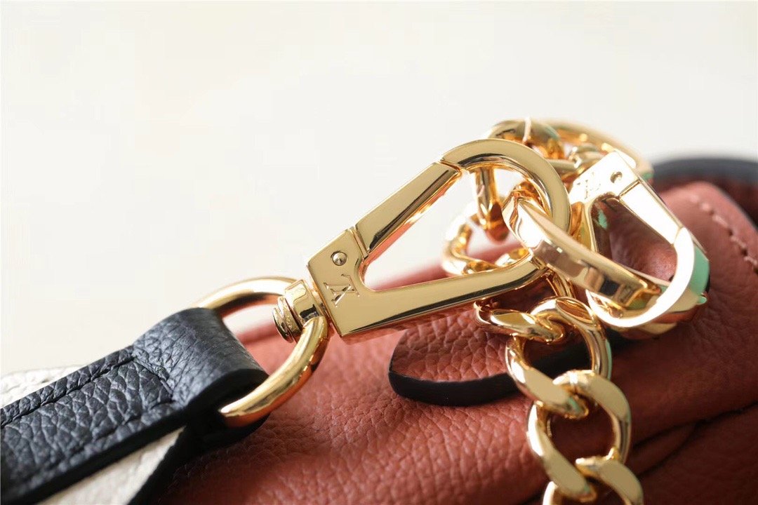 Louis Vuitton Lockme Tender Chataigne Brown For Women,  Shoulder And Crossbody Bags 7.5in/19cm Louis VuittonÃƒâ€šÃ‚Â 